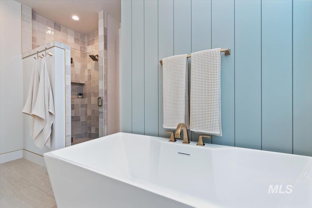 2500 N Annadale Ave, Eagle, Idaho 83616-2315, 4 Bedrooms, 3.5 Bathrooms, Residential For Sale, Price $1,149,000,MLS 98971848