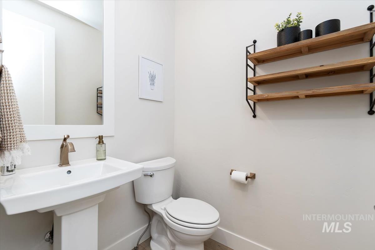 2500 N Annadale Ave, Eagle, Idaho 83616-2315, 4 Bedrooms, 3.5 Bathrooms, Residential For Sale, Price $1,149,000,MLS 98971848