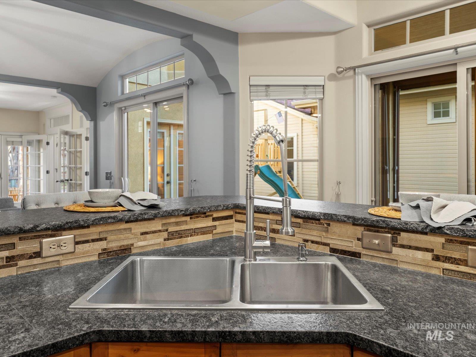 76 S Grandean Way, Eagle, Idaho 83616, 3 Bedrooms, 2.5 Bathrooms, Residential For Sale, Price $579,900,MLS 98971849