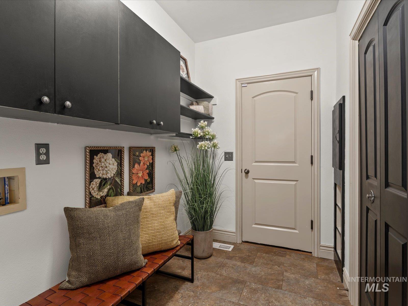 76 S Grandean Way, Eagle, Idaho 83616, 3 Bedrooms, 2.5 Bathrooms, Residential For Sale, Price $579,900,MLS 98971849