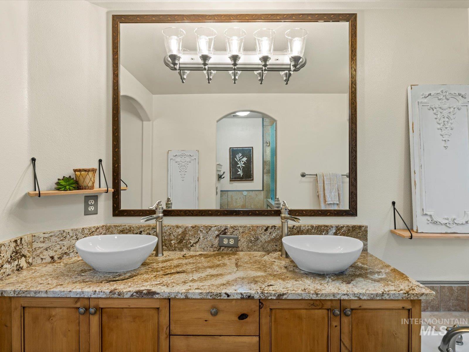 76 S Grandean Way, Eagle, Idaho 83616, 3 Bedrooms, 2.5 Bathrooms, Residential For Sale, Price $579,900,MLS 98971849