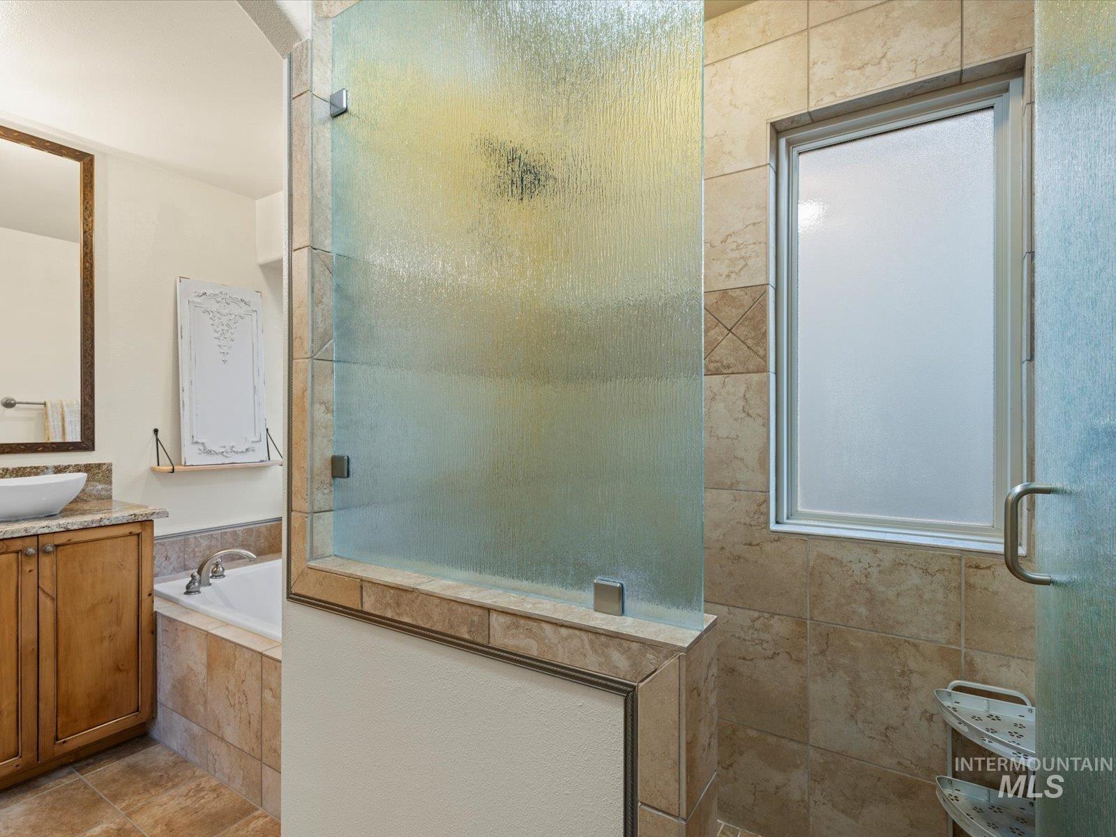 76 S Grandean Way, Eagle, Idaho 83616, 3 Bedrooms, 2.5 Bathrooms, Residential For Sale, Price $579,900,MLS 98971849