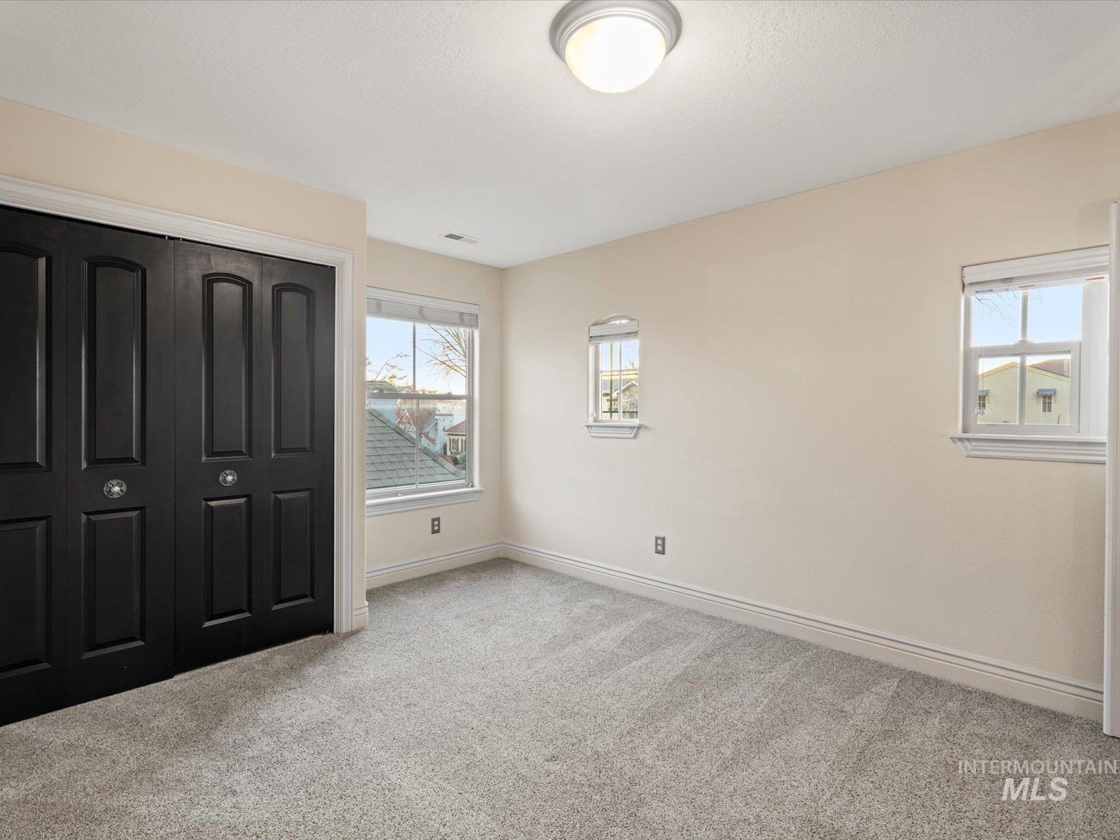 76 S Grandean Way, Eagle, Idaho 83616, 3 Bedrooms, 2.5 Bathrooms, Residential For Sale, Price $579,900,MLS 98971849