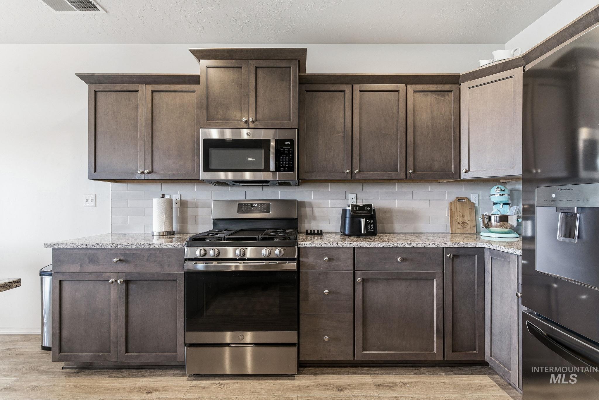 14627 Gresham, Caldwell, Idaho 83607, 3 Bedrooms, 2 Bathrooms, Residential For Sale, Price $395,000,MLS 98971850