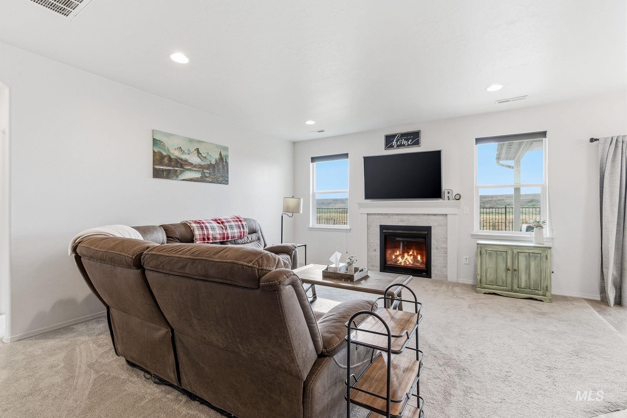 14627 Gresham, Caldwell, Idaho 83607, 3 Bedrooms, 2 Bathrooms, Residential For Sale, Price $395,000,MLS 98971850