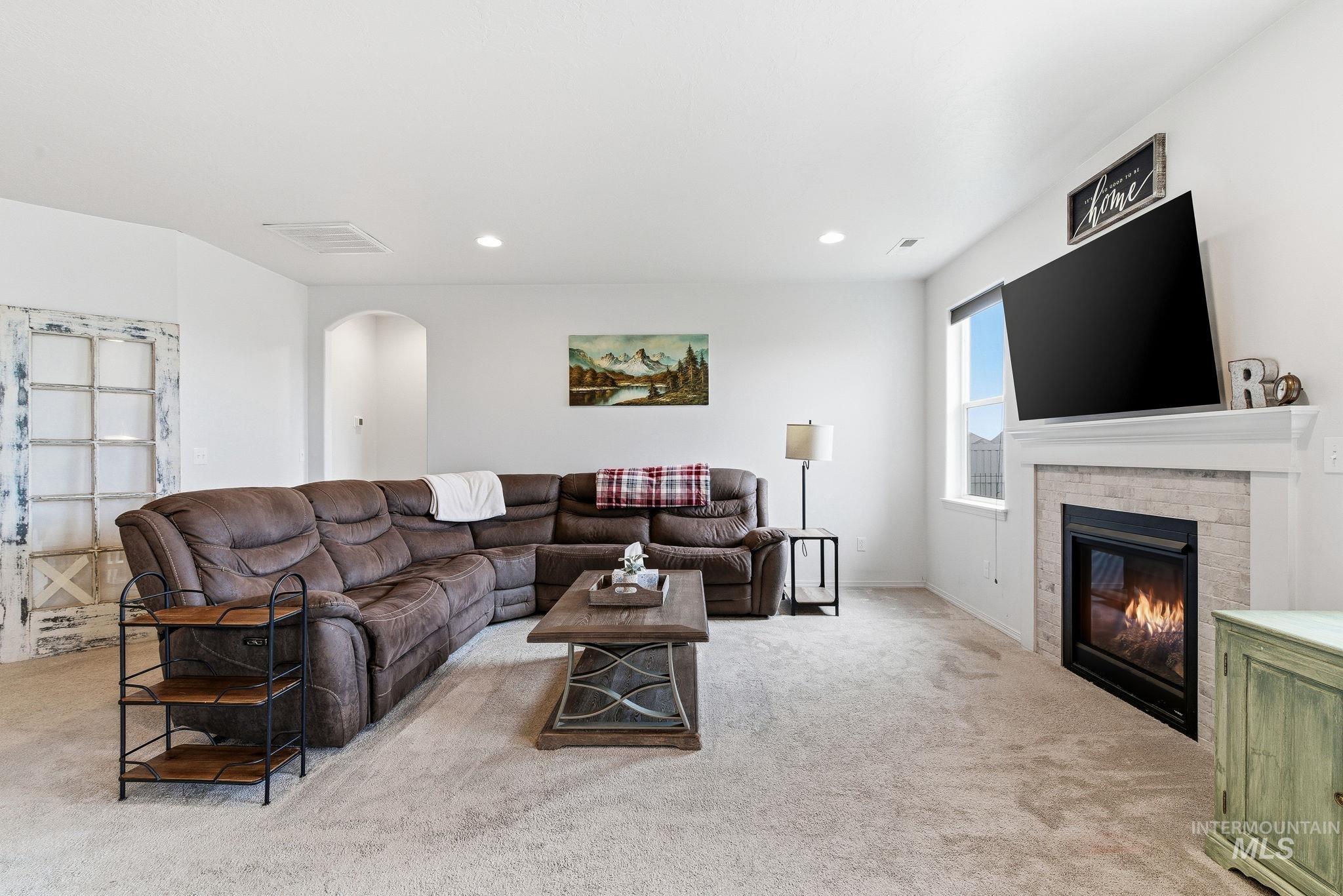 14627 Gresham, Caldwell, Idaho 83607, 3 Bedrooms, 2 Bathrooms, Residential For Sale, Price $395,000,MLS 98971850