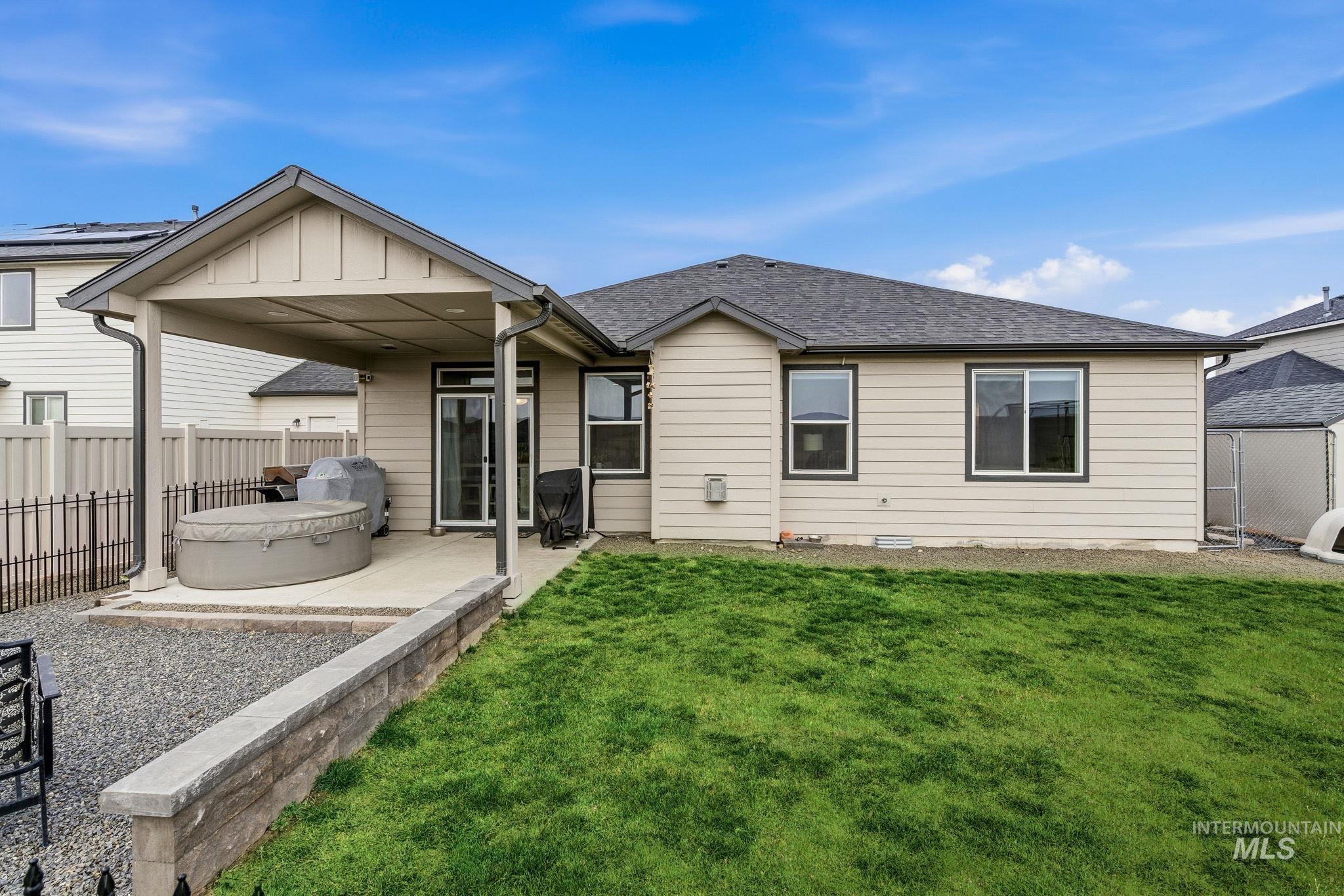 14627 Gresham, Caldwell, Idaho 83607, 3 Bedrooms, 2 Bathrooms, Residential For Sale, Price $395,000,MLS 98971850