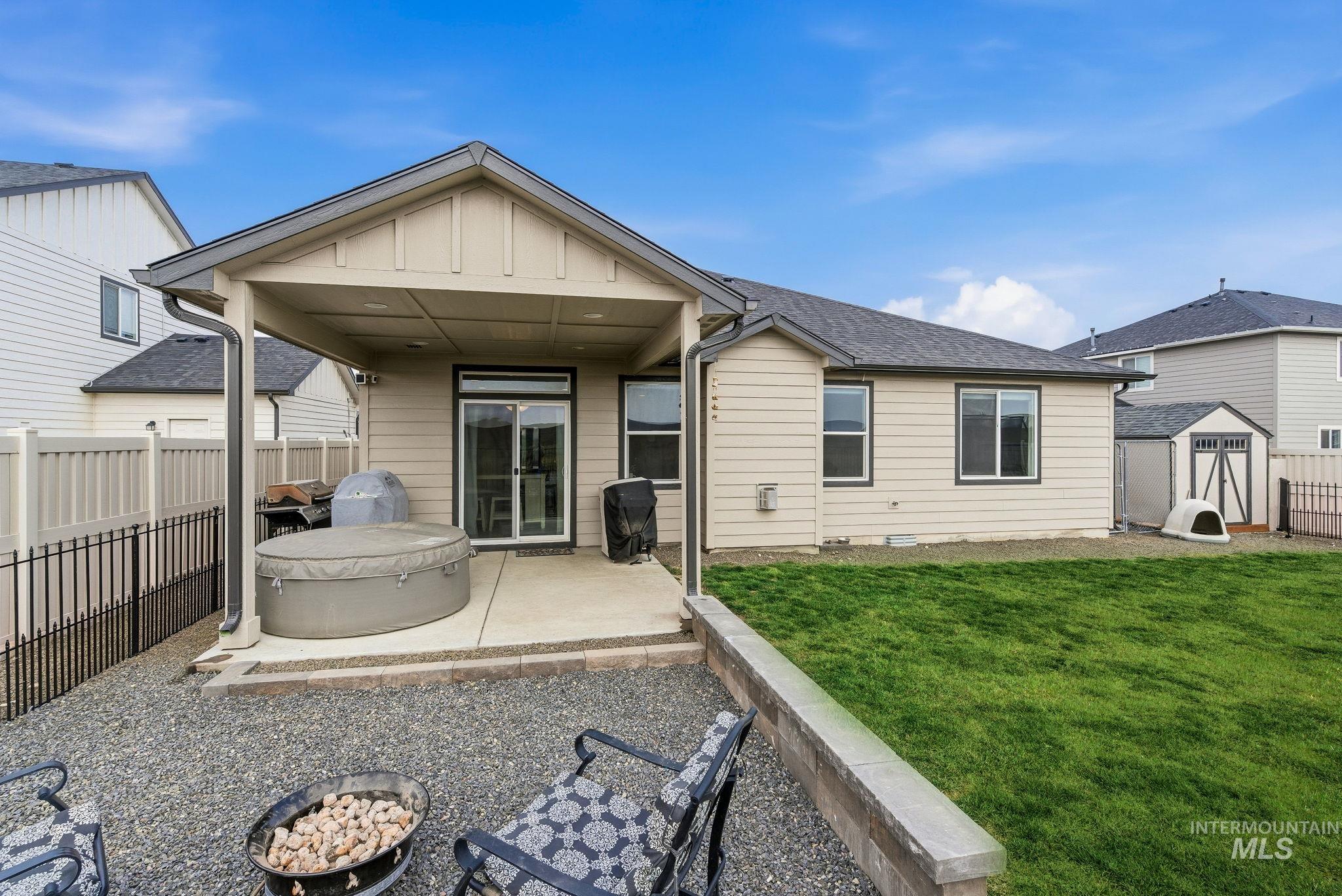 14627 Gresham, Caldwell, Idaho 83607, 3 Bedrooms, 2 Bathrooms, Residential For Sale, Price $395,000,MLS 98971850