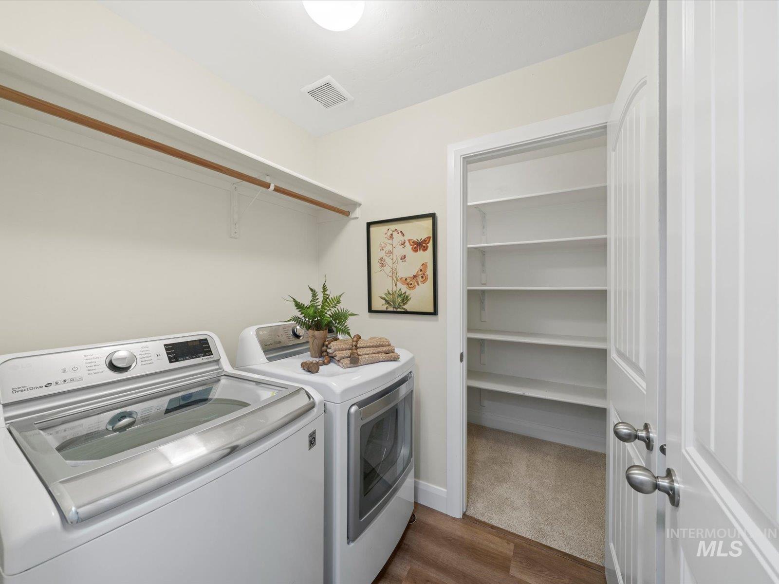 4902 W Torana St, Meridian, Idaho 83646, 3 Bedrooms, 2.5 Bathrooms, Residential For Sale, Price $534,000,MLS 98971853