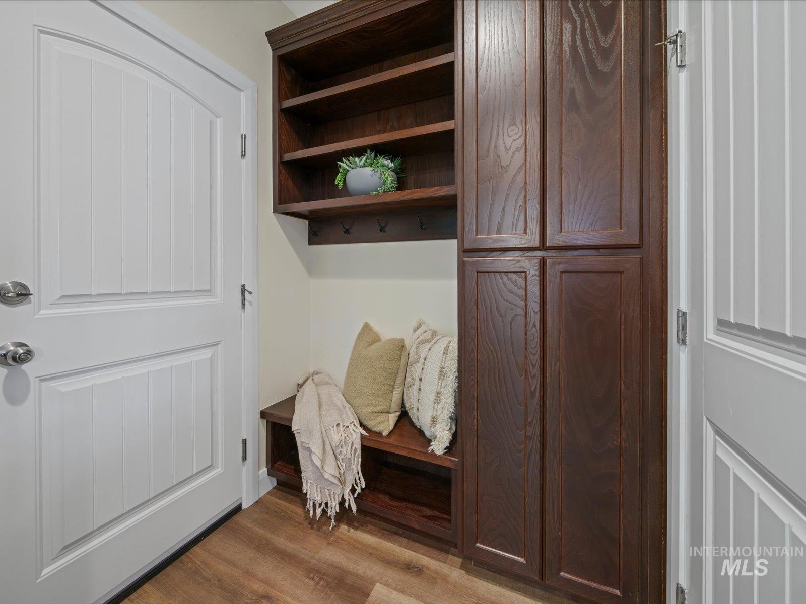 4902 W Torana St, Meridian, Idaho 83646, 3 Bedrooms, 2.5 Bathrooms, Residential For Sale, Price $534,000,MLS 98971853