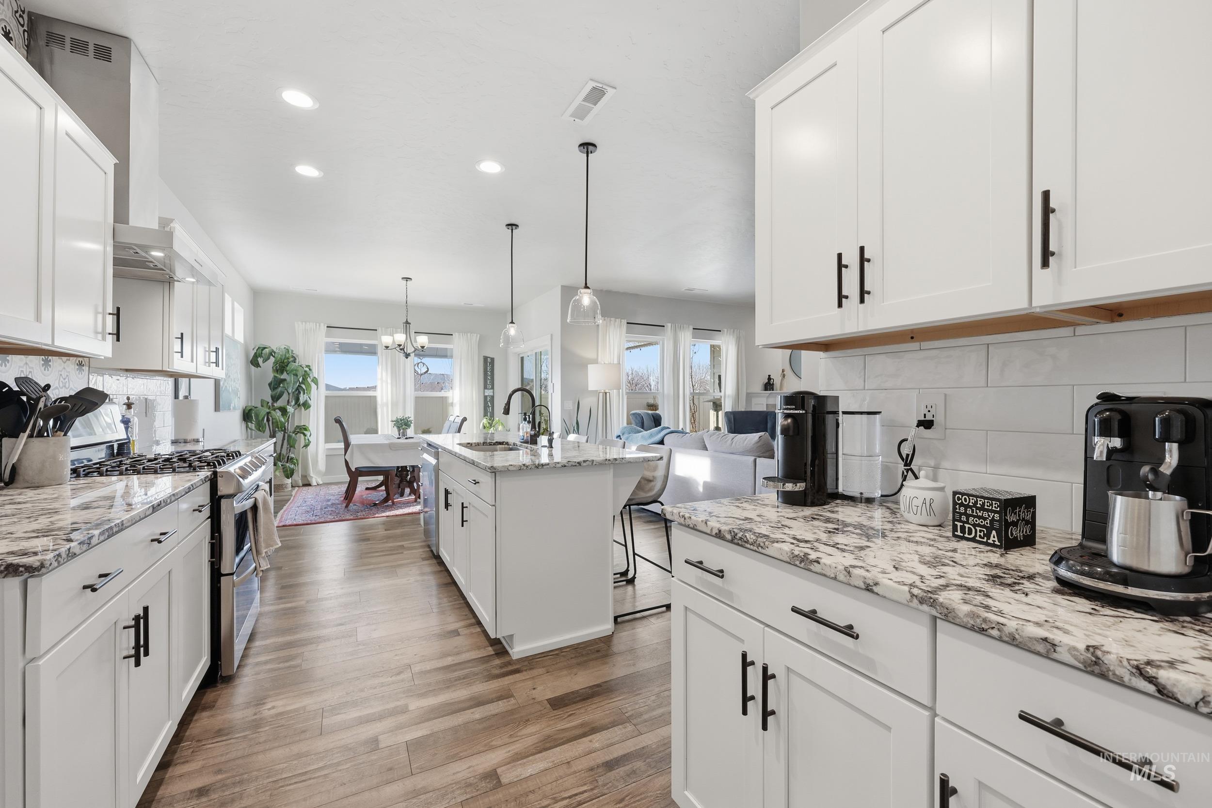 8369 E Sunray Dr, Nampa, Idaho 83687, 3 Bedrooms, 2 Bathrooms, Residential For Sale, Price $559,900,MLS 98971854