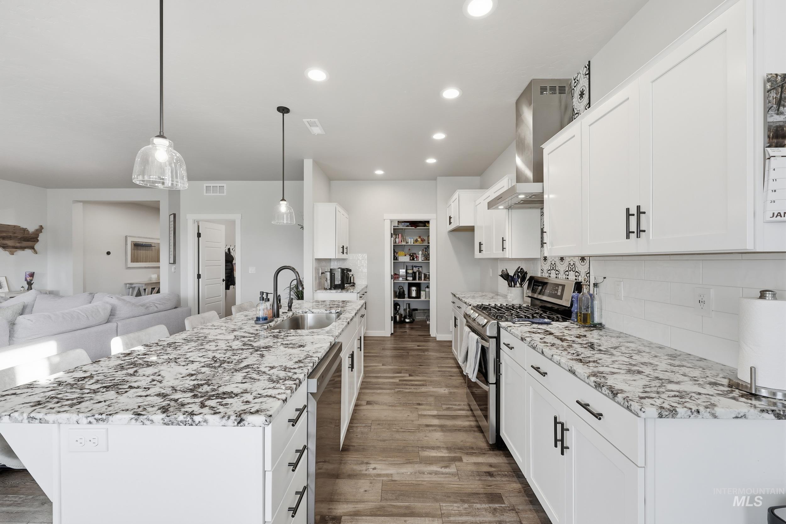 8369 E Sunray Dr, Nampa, Idaho 83687, 3 Bedrooms, 2 Bathrooms, Residential For Sale, Price $559,900,MLS 98971854