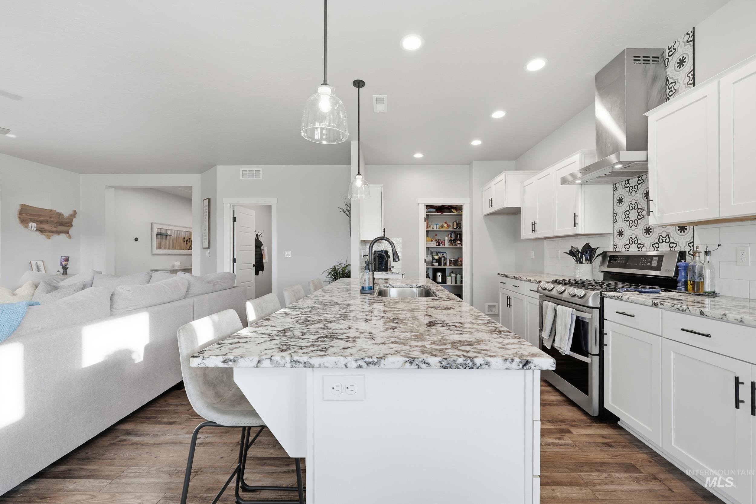 8369 E Sunray Dr, Nampa, Idaho 83687, 3 Bedrooms, 2 Bathrooms, Residential For Sale, Price $559,900,MLS 98971854