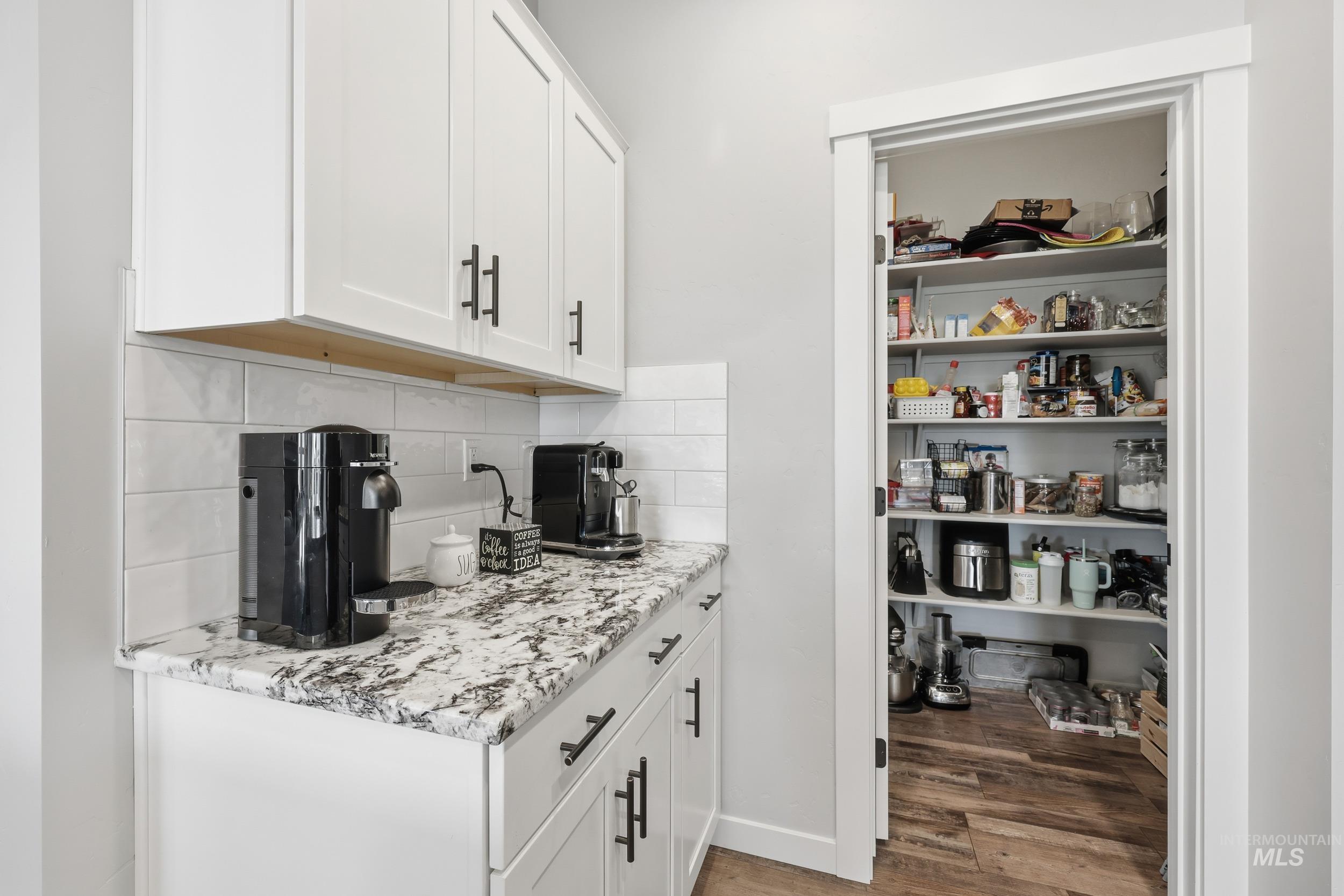 8369 E Sunray Dr, Nampa, Idaho 83687, 3 Bedrooms, 2 Bathrooms, Residential For Sale, Price $559,900,MLS 98971854