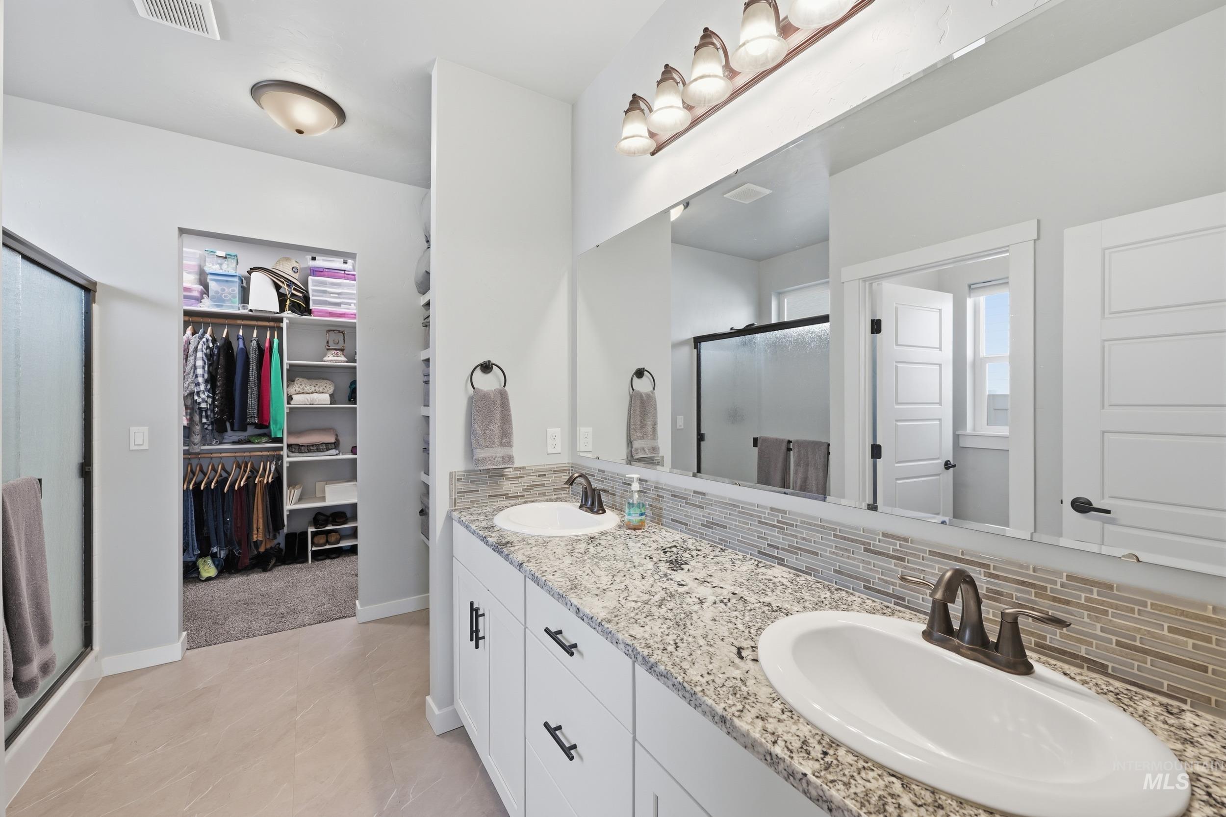 8369 E Sunray Dr, Nampa, Idaho 83687, 3 Bedrooms, 2 Bathrooms, Residential For Sale, Price $559,900,MLS 98971854