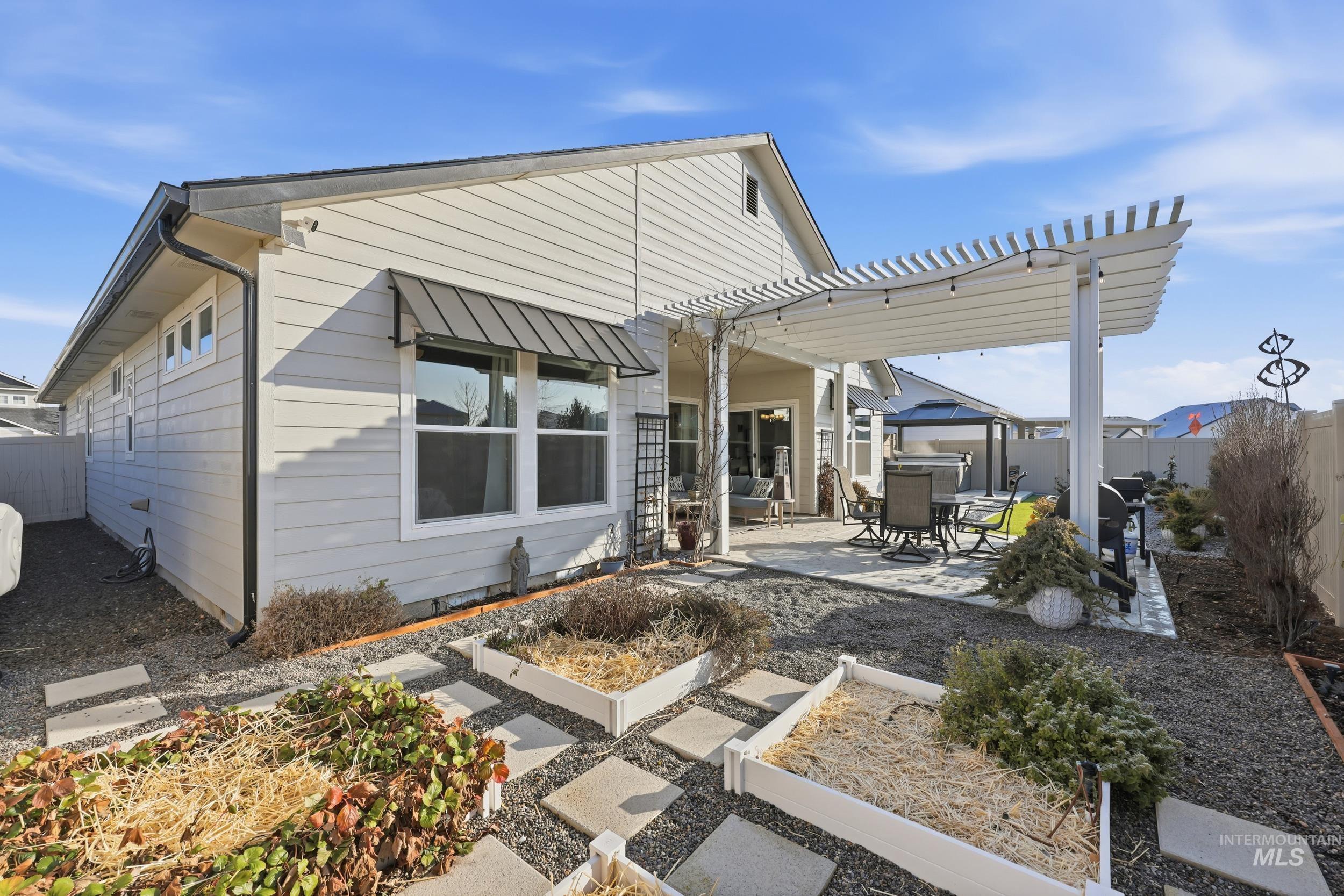 8369 E Sunray Dr, Nampa, Idaho 83687, 3 Bedrooms, 2 Bathrooms, Residential For Sale, Price $559,900,MLS 98971854