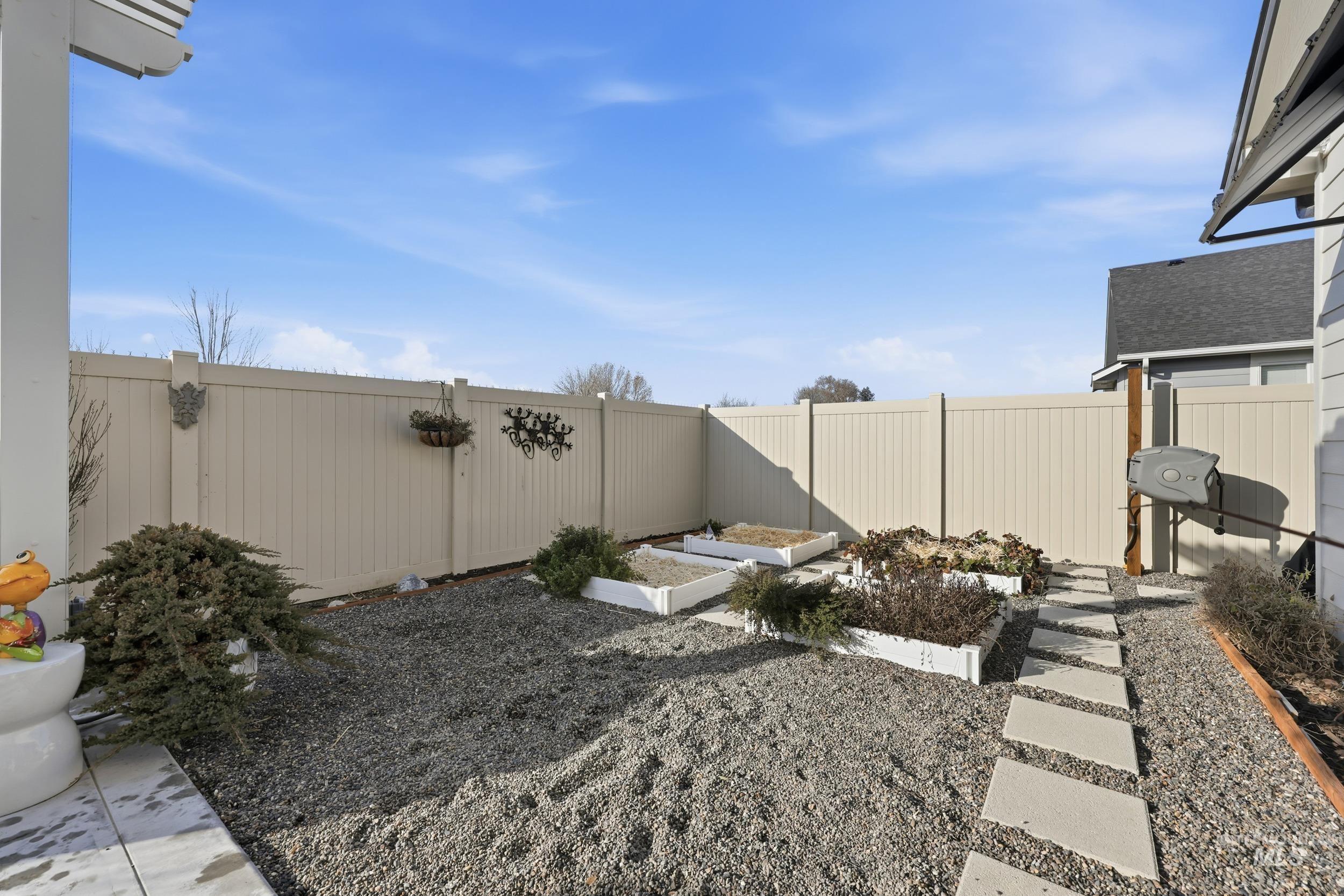 8369 E Sunray Dr, Nampa, Idaho 83687, 3 Bedrooms, 2 Bathrooms, Residential For Sale, Price $559,900,MLS 98971854