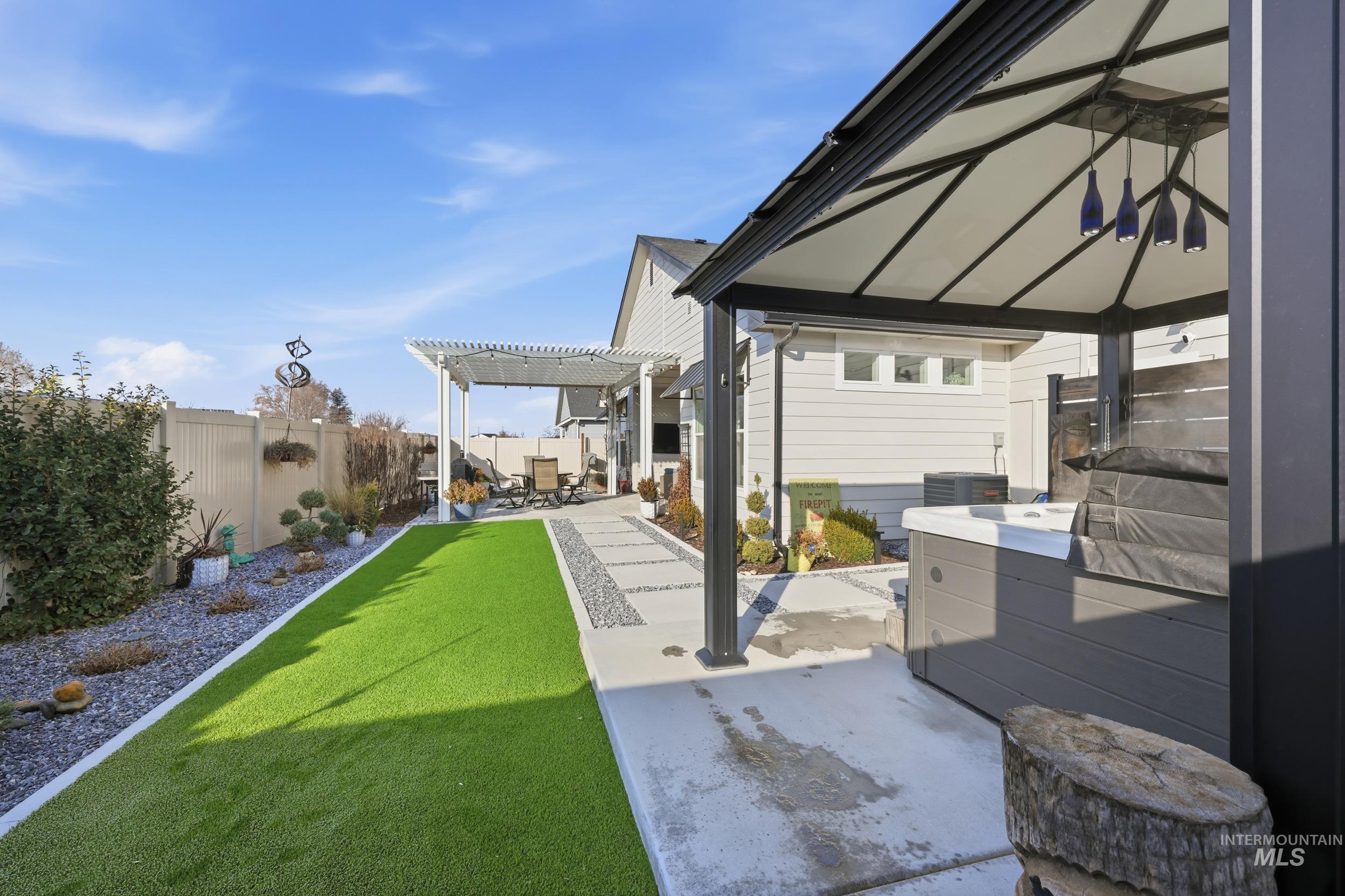 8369 E Sunray Dr, Nampa, Idaho 83687, 3 Bedrooms, 2 Bathrooms, Residential For Sale, Price $559,900,MLS 98971854