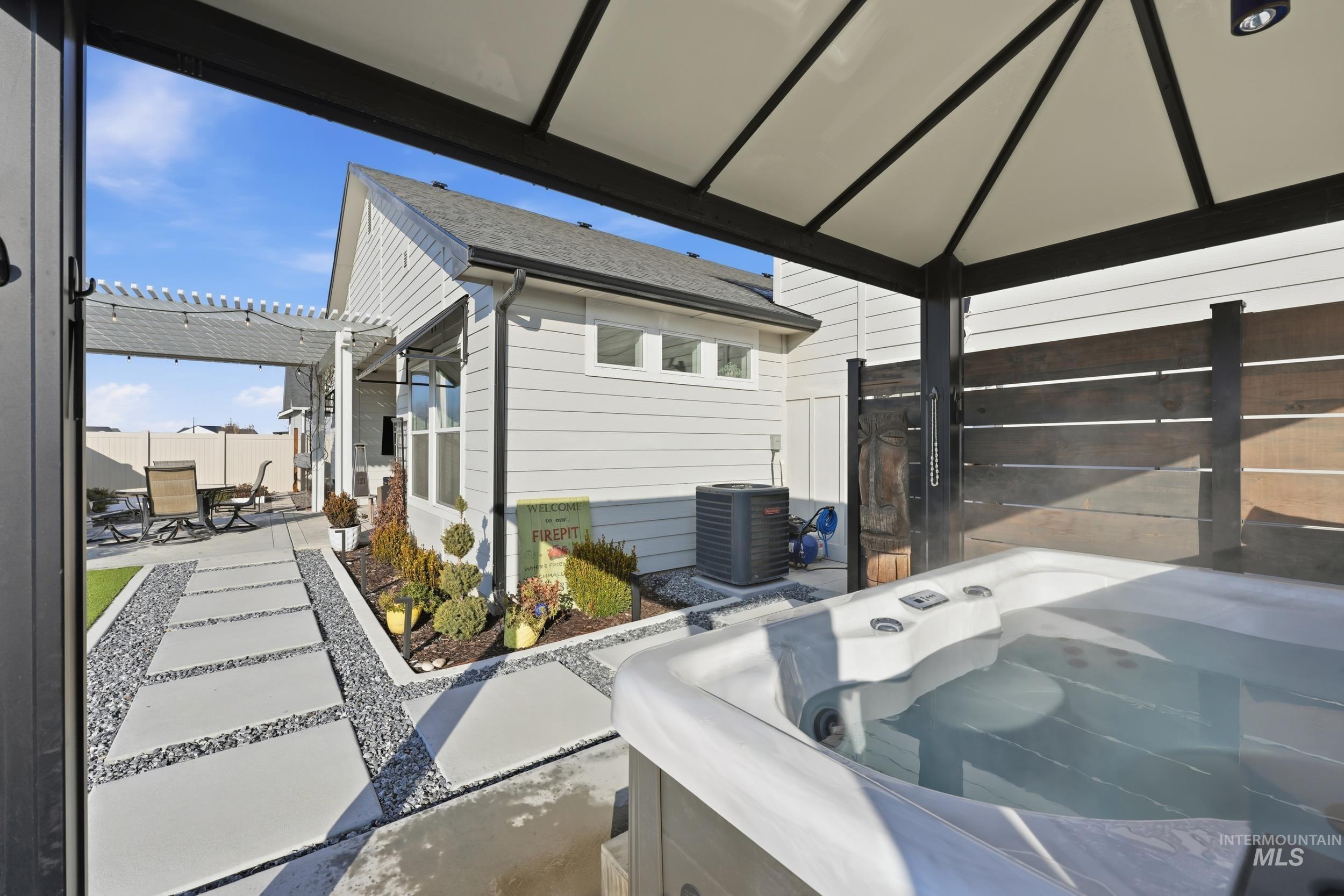 8369 E Sunray Dr, Nampa, Idaho 83687, 3 Bedrooms, 2 Bathrooms, Residential For Sale, Price $559,900,MLS 98971854