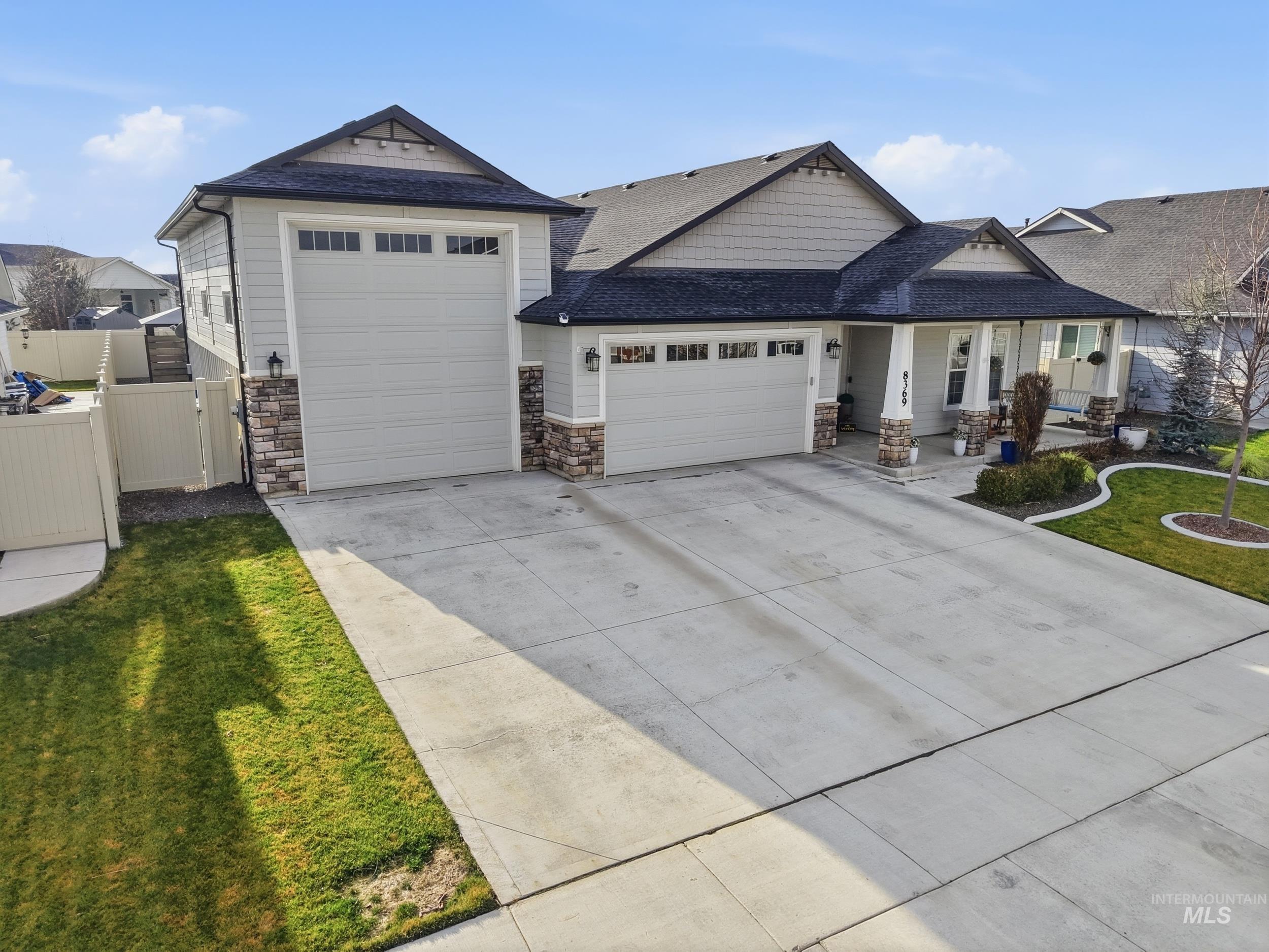 8369 E Sunray Dr, Nampa, Idaho 83687, 3 Bedrooms, 2 Bathrooms, Residential For Sale, Price $559,900,MLS 98971854