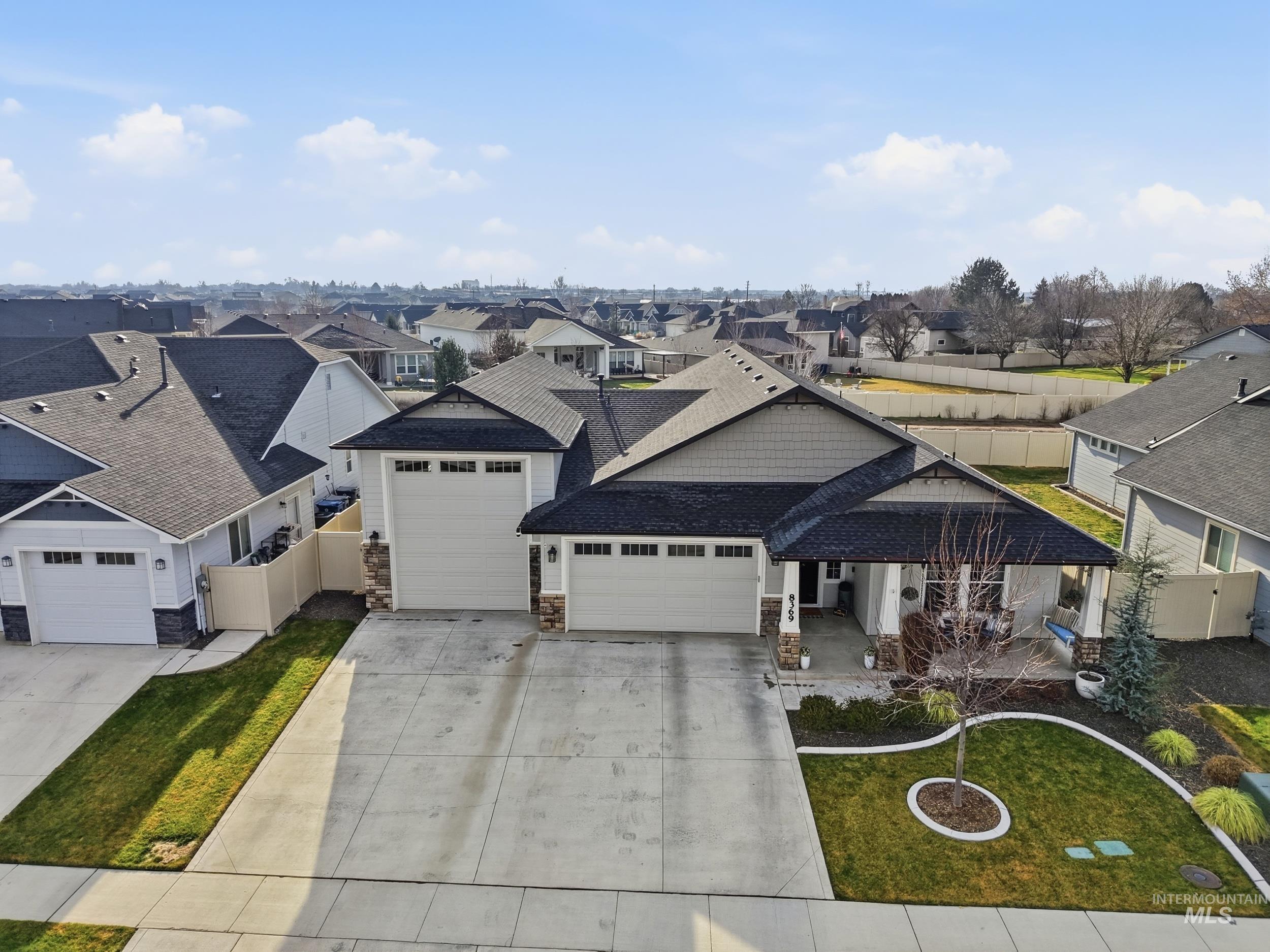 8369 E Sunray Dr, Nampa, Idaho 83687, 3 Bedrooms, 2 Bathrooms, Residential For Sale, Price $559,900,MLS 98971854