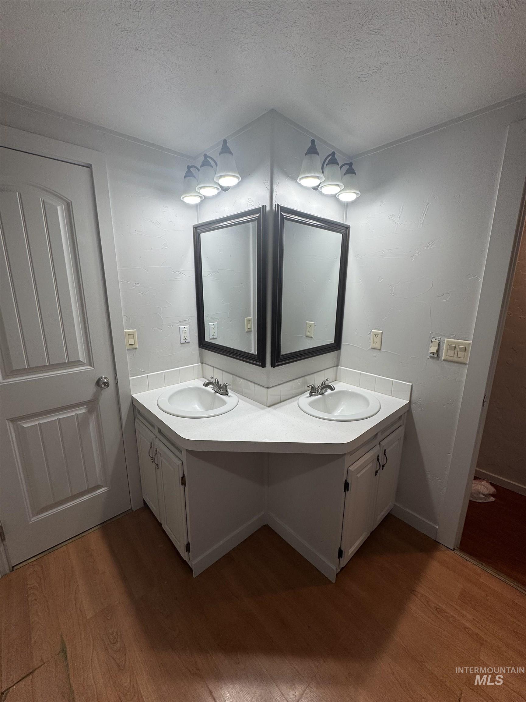 107 Lancelot Ct., Caldwell, Idaho 83605, 2 Bedrooms, 1 Bathroom, Residential For Sale, Price $80,000,MLS 98971856