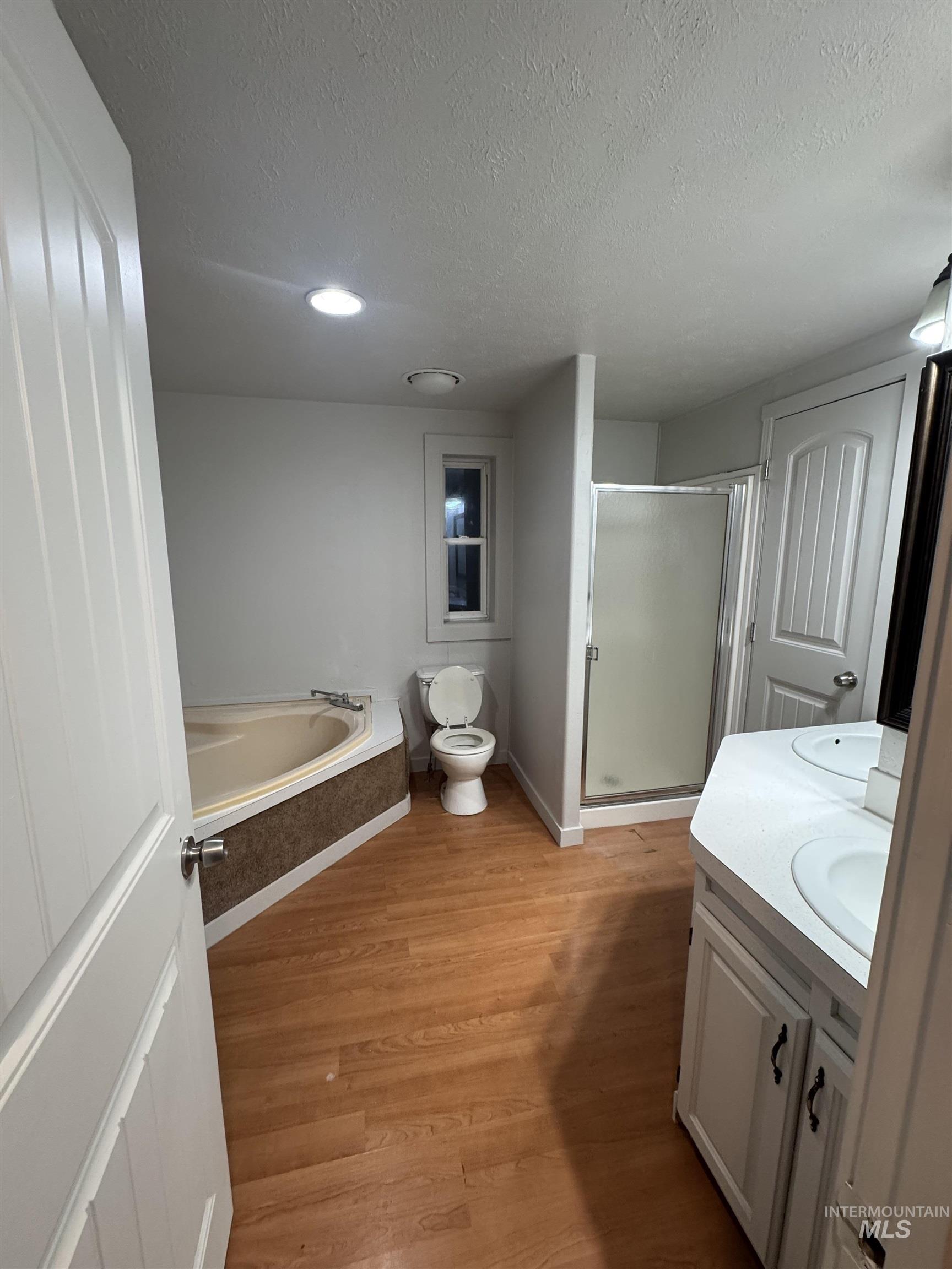 107 Lancelot Ct., Caldwell, Idaho 83605, 2 Bedrooms, 1 Bathroom, Residential For Sale, Price $80,000,MLS 98971856