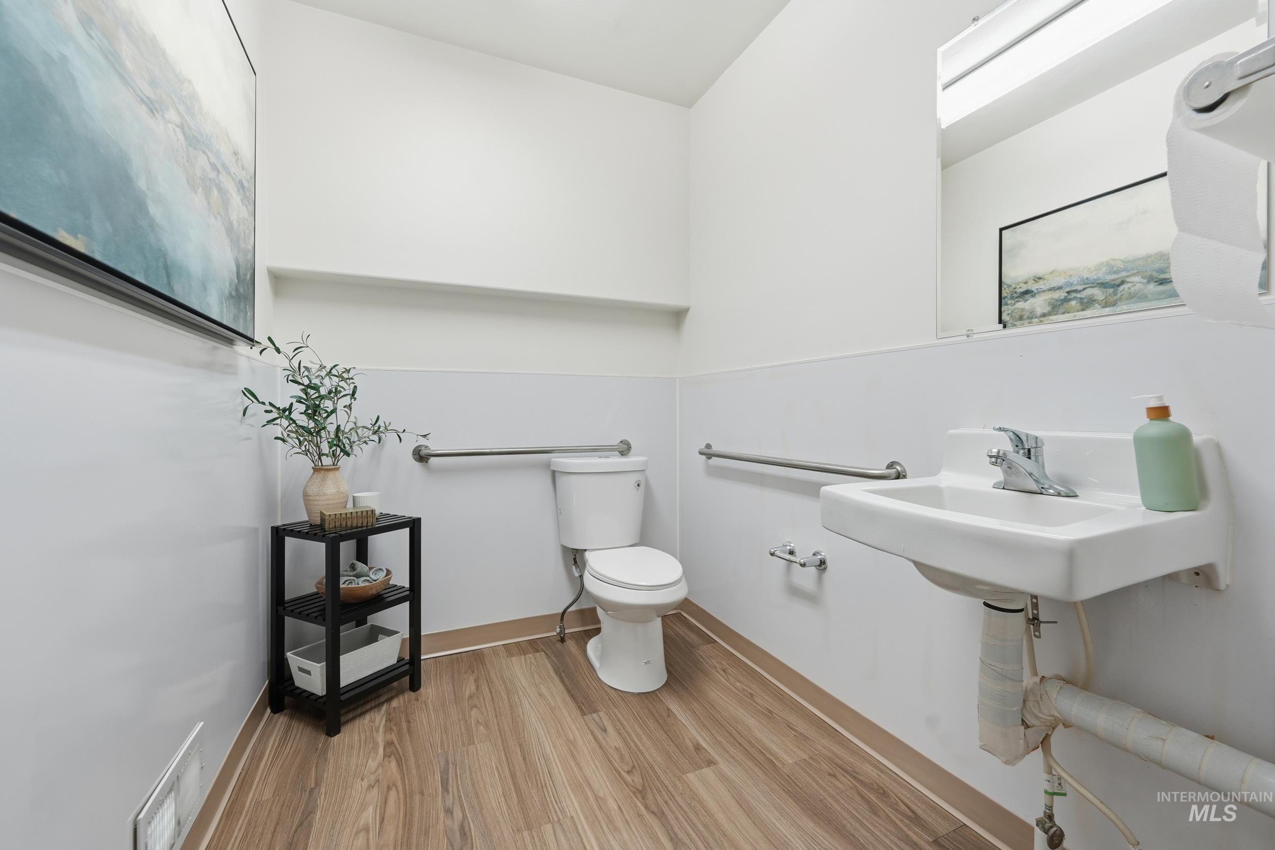 172 E Boise Avenue, Boise, Idaho 83706, Business/Commercial For Sale, Price $589,950,MLS 98971860