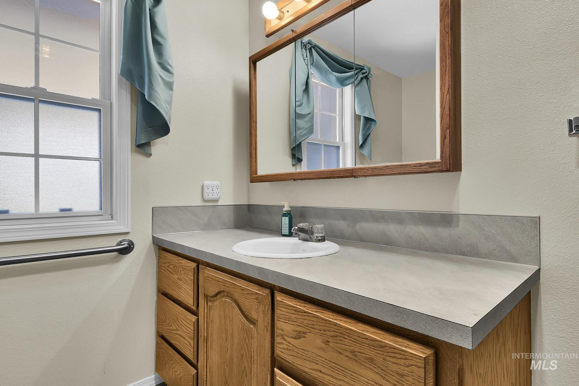 613 W Bridger Ave, Nampa, Idaho 83651, 4 Bedrooms, 2.5 Bathrooms, Residential For Sale, Price $429,900,MLS 98971862