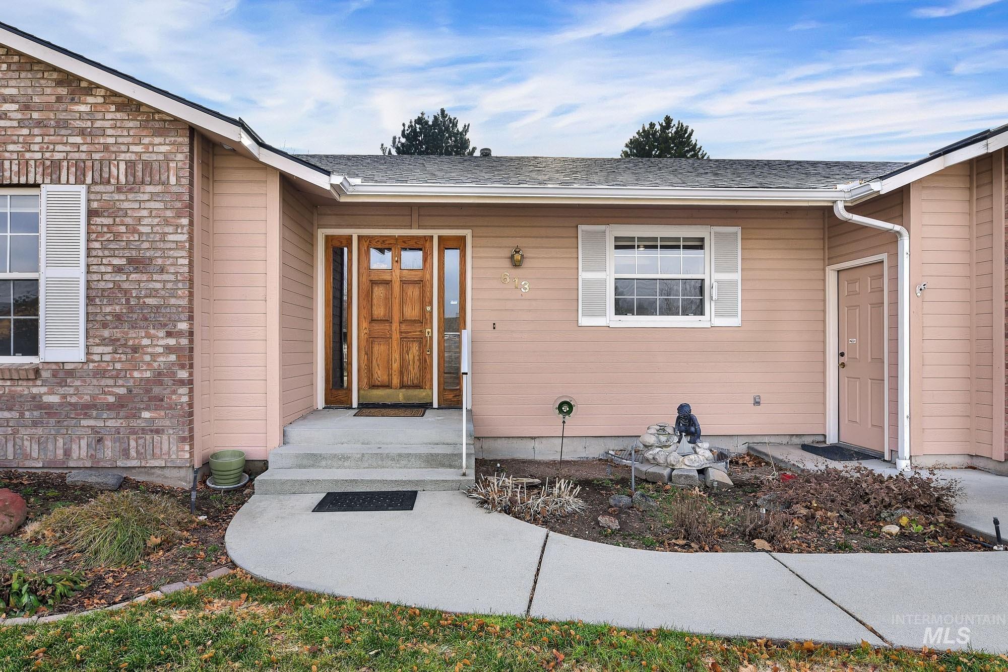 613 W Bridger Ave, Nampa, Idaho 83651, 4 Bedrooms, 2.5 Bathrooms, Residential For Sale, Price $429,900,MLS 98971862