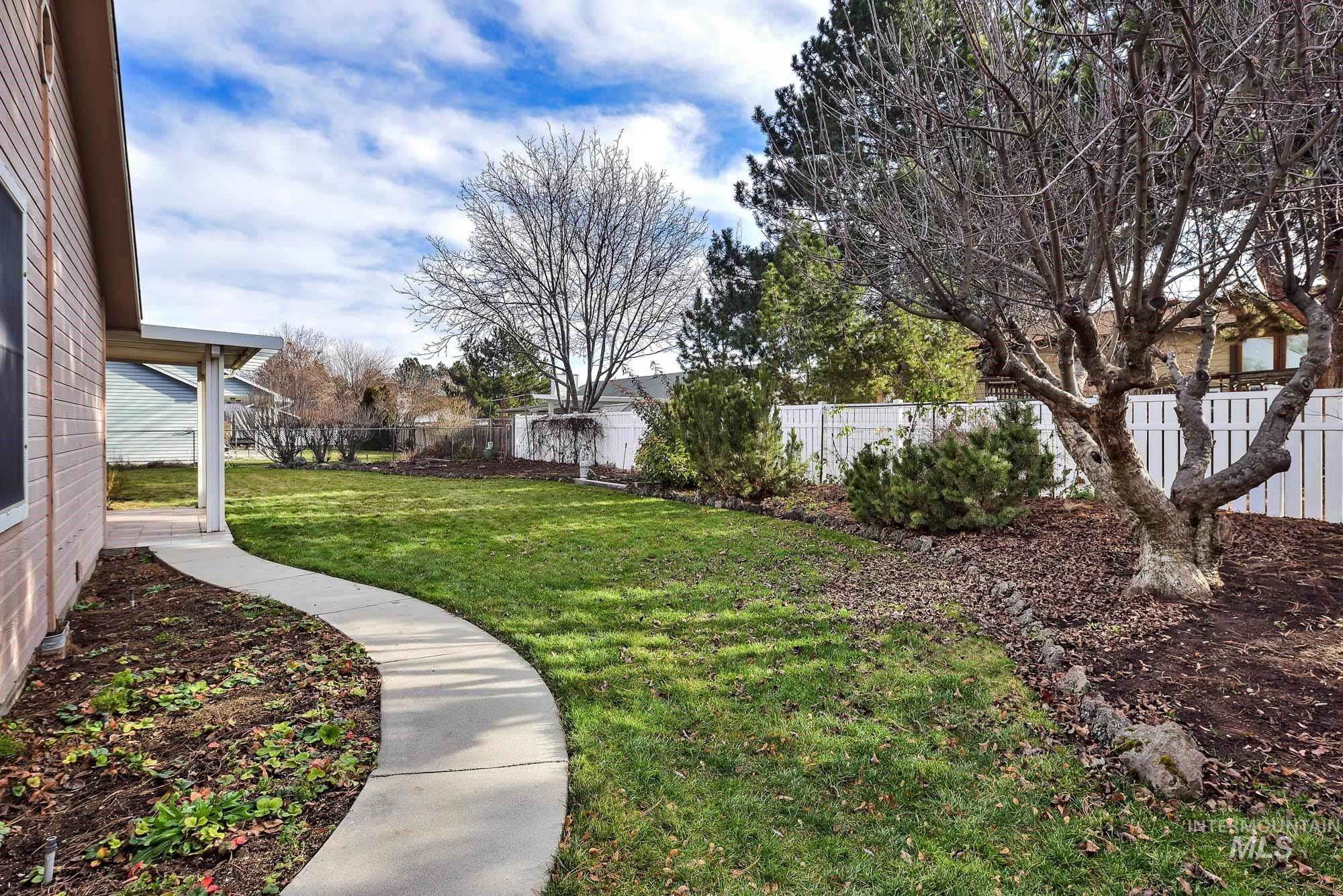 613 W Bridger Ave, Nampa, Idaho 83651, 4 Bedrooms, 2.5 Bathrooms, Residential For Sale, Price $429,900,MLS 98971862