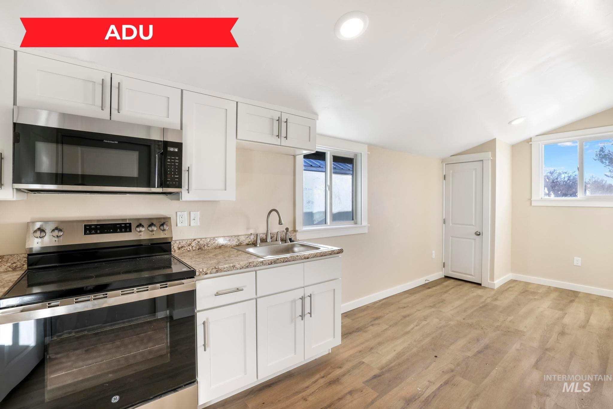 742 Grant, Twin Falls, Idaho 83301, 3 Bedrooms, 1 Bathroom, Residential For Sale, Price $310,000,MLS 98971864