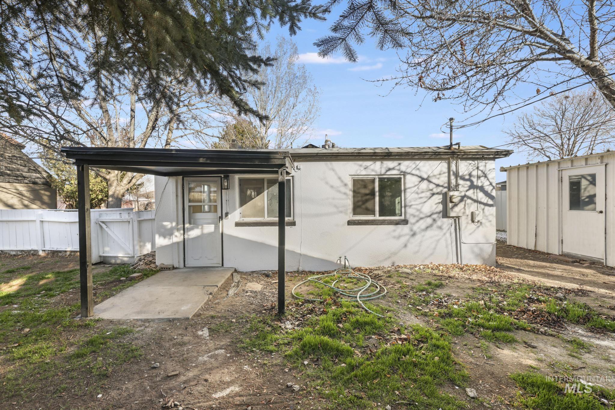 742 Grant, Twin Falls, Idaho 83301, 3 Bedrooms, 1 Bathroom, Residential For Sale, Price $310,000,MLS 98971864