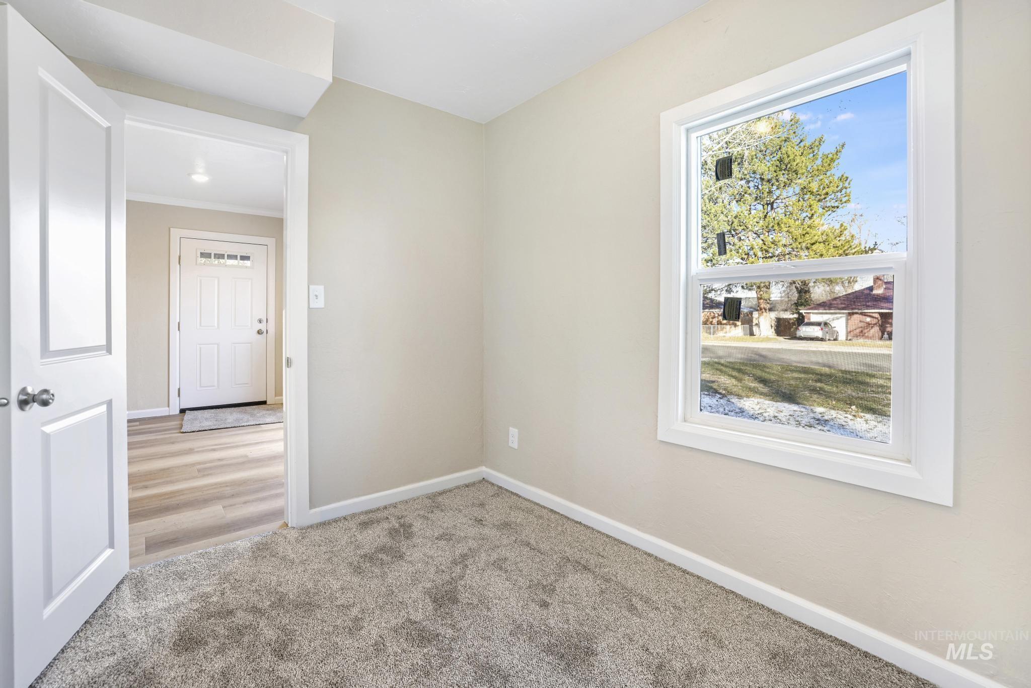 742 Grant, Twin Falls, Idaho 83301, 3 Bedrooms, 1 Bathroom, Residential For Sale, Price $310,000,MLS 98971864