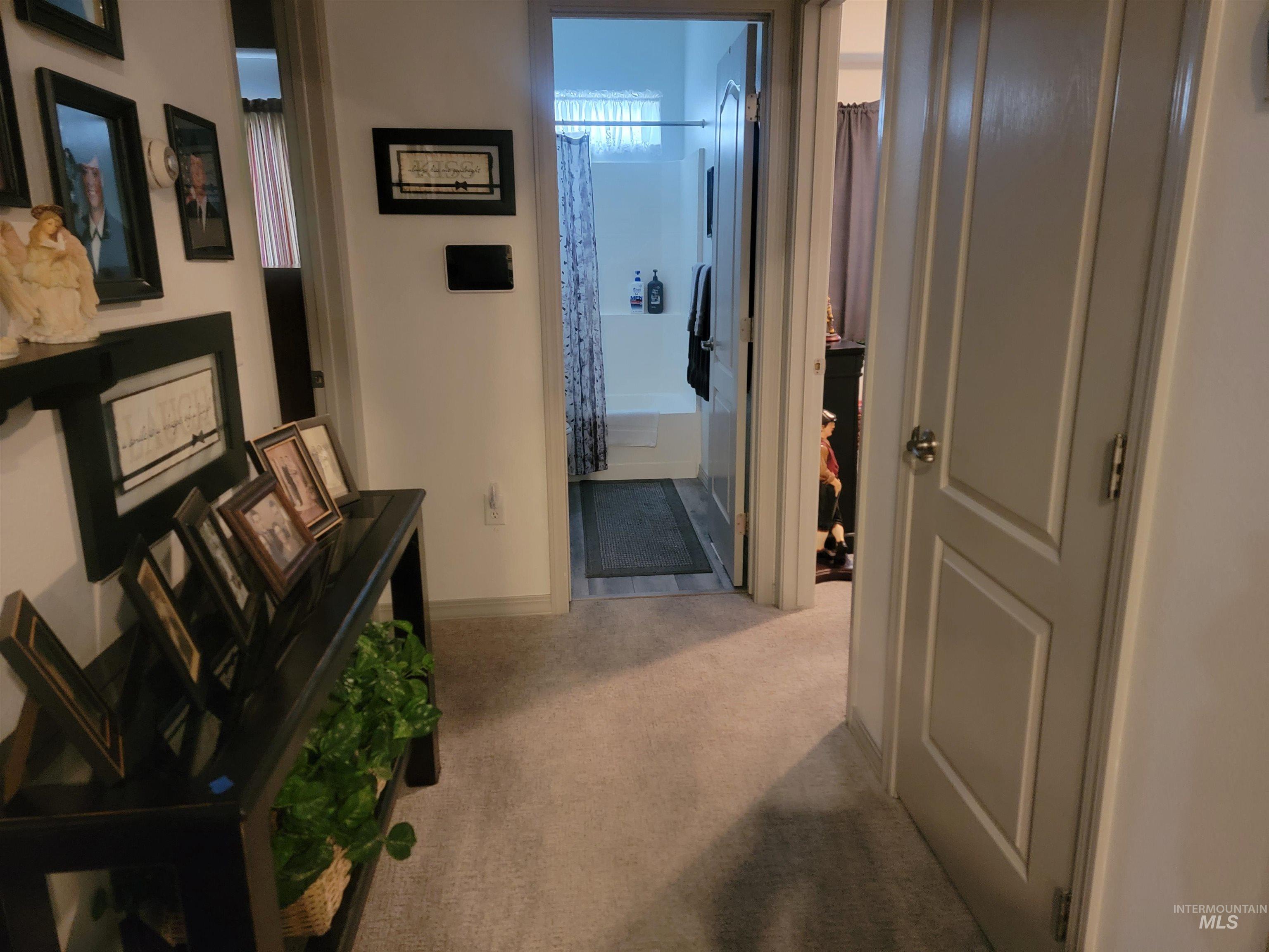 1638 W Raincrest Dr., Meridian, Idaho 83646, 3 Bedrooms, 2 Bathrooms, Residential For Sale, Price $399,900,MLS 98971866