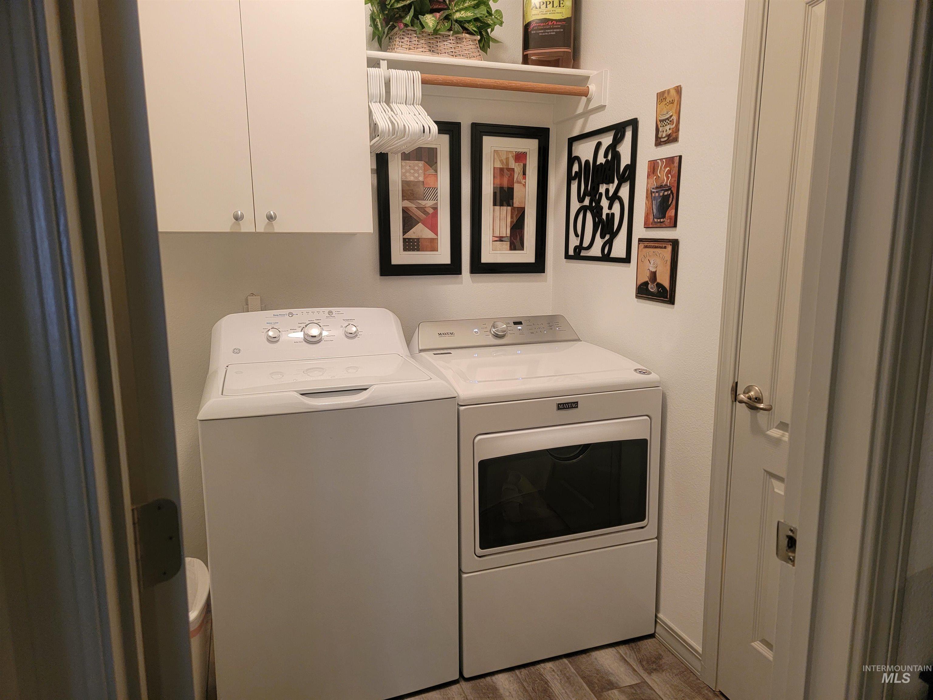 1638 W Raincrest Dr., Meridian, Idaho 83646, 3 Bedrooms, 2 Bathrooms, Residential For Sale, Price $399,900,MLS 98971866