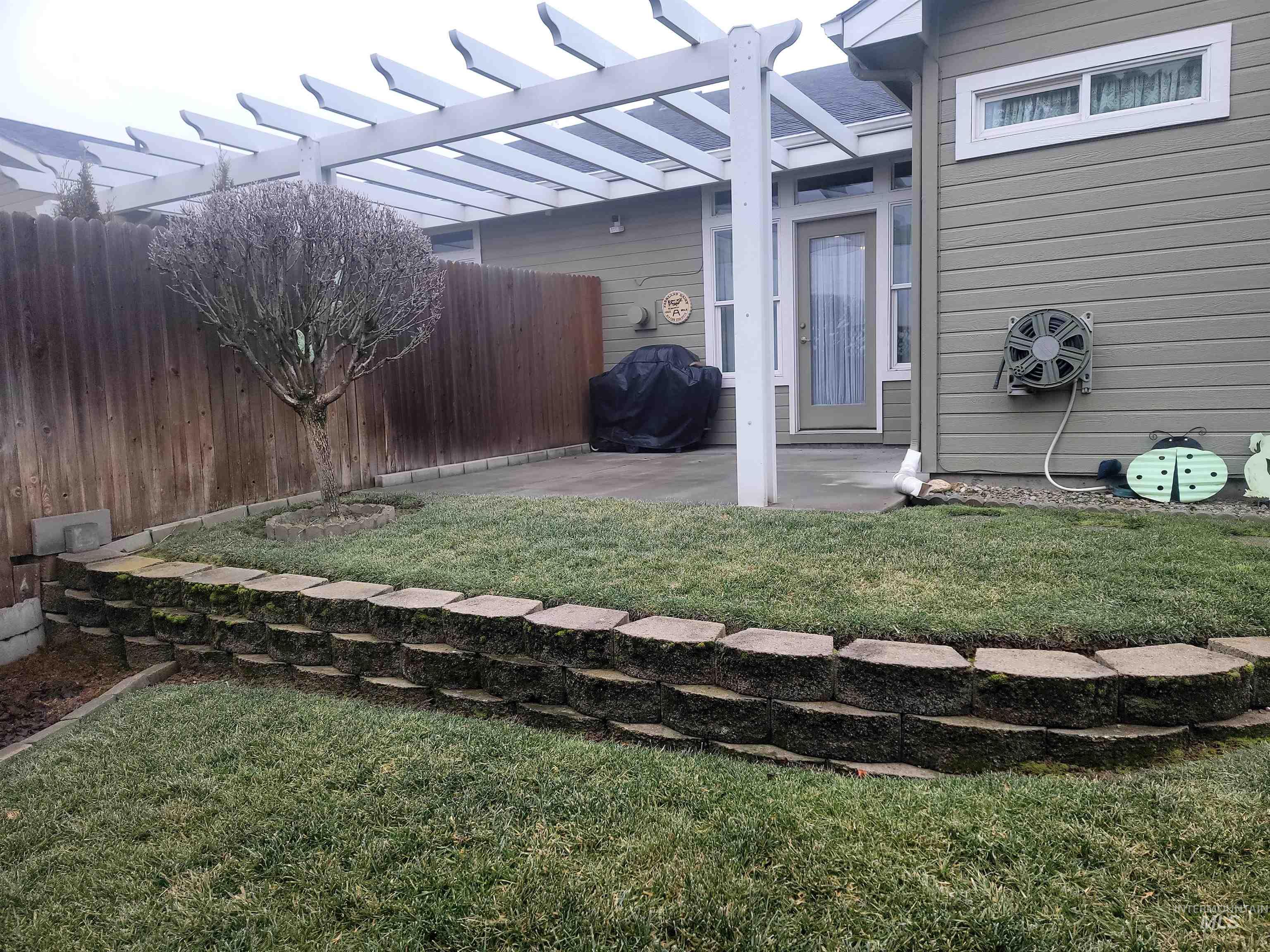 1638 W Raincrest Dr., Meridian, Idaho 83646, 3 Bedrooms, 2 Bathrooms, Residential For Sale, Price $399,900,MLS 98971866