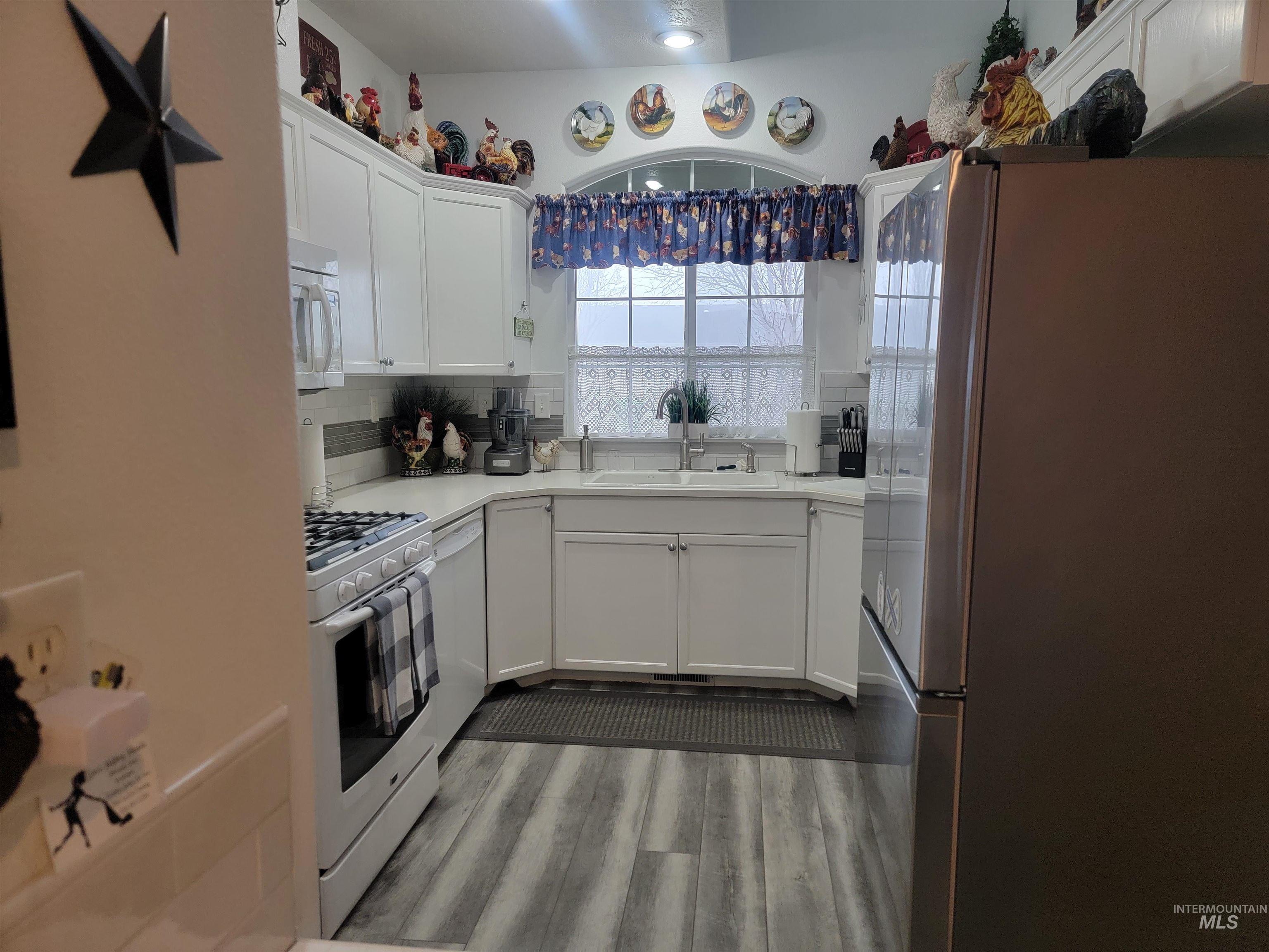 1638 W Raincrest Dr., Meridian, Idaho 83646, 3 Bedrooms, 2 Bathrooms, Residential For Sale, Price $399,900,MLS 98971866