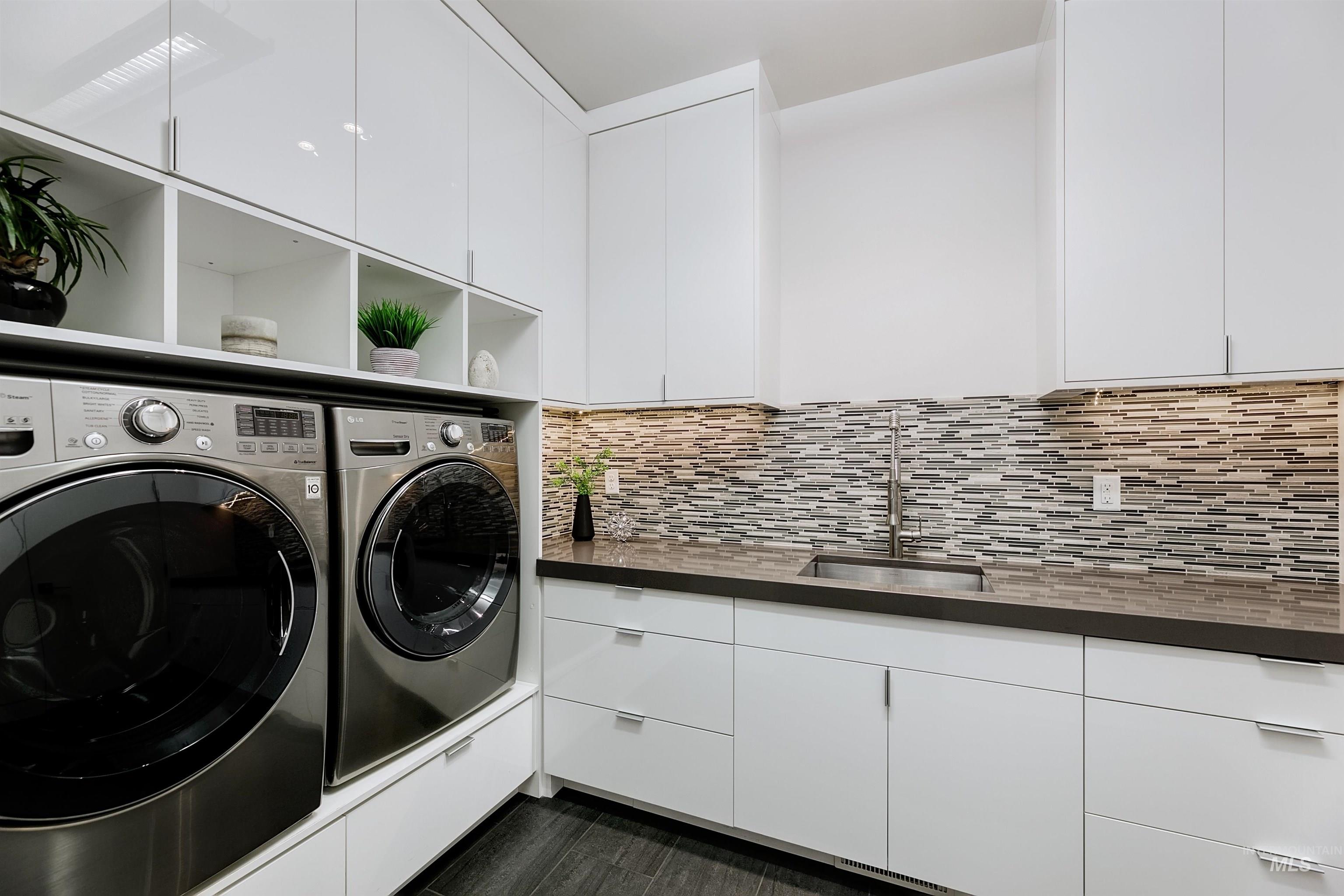 375 W Water Vista Drive, Eagle, Idaho 83616, 5 Bedrooms, 6 Bathrooms, Residential For Sale, Price $1,995,000,MLS 98971869