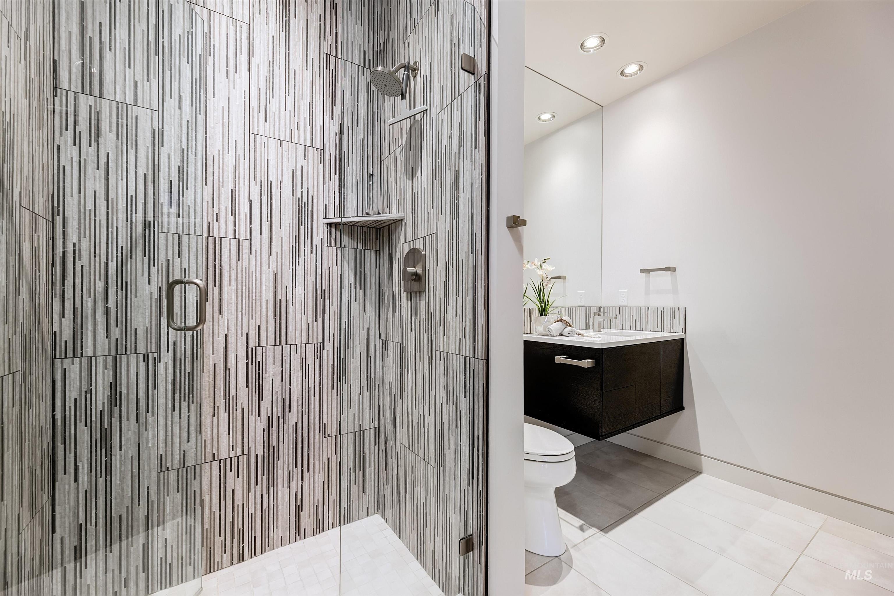 375 W Water Vista Drive, Eagle, Idaho 83616, 5 Bedrooms, 6 Bathrooms, Residential For Sale, Price $1,995,000,MLS 98971869