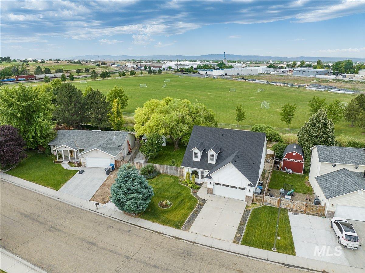 7451 Bay Meadows Drive, Nampa, Idaho 83687, 4 Bedrooms, 2.5 Bathrooms, Residential For Sale, Price $474,900,MLS 98971872