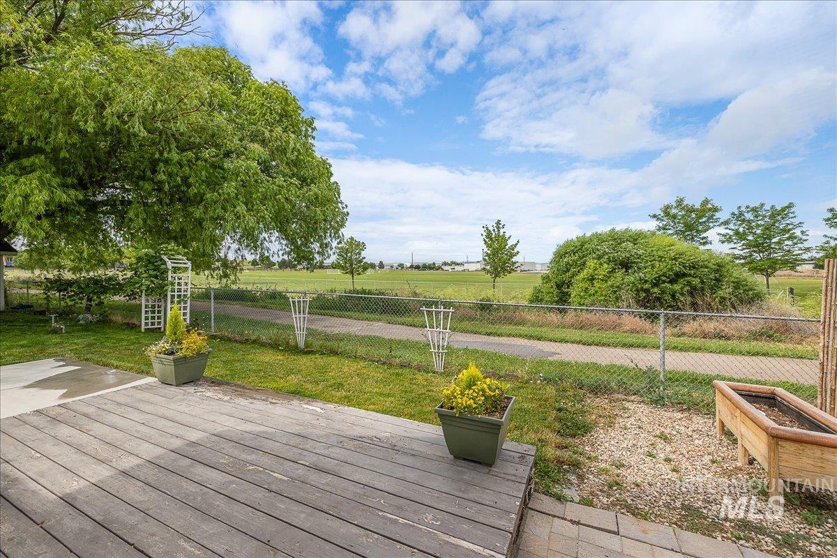 7451 Bay Meadows Drive, Nampa, Idaho 83687, 4 Bedrooms, 2.5 Bathrooms, Residential For Sale, Price $474,900,MLS 98971872