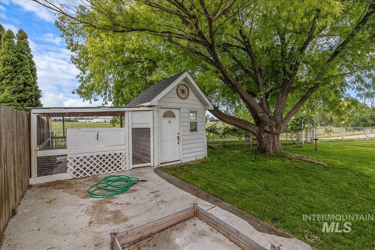 7451 Bay Meadows Drive, Nampa, Idaho 83687, 4 Bedrooms, 2.5 Bathrooms, Residential For Sale, Price $474,900,MLS 98971872