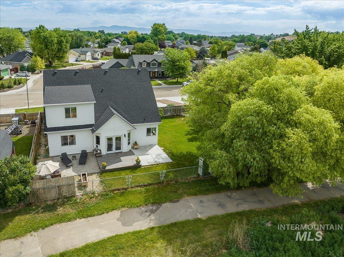 7451 Bay Meadows Drive, Nampa, Idaho 83687, 4 Bedrooms, 2.5 Bathrooms, Residential For Sale, Price $474,900,MLS 98971872