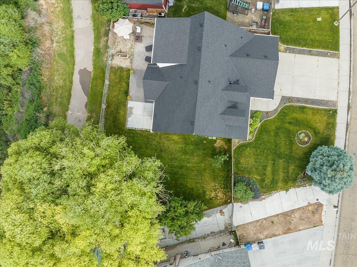 7451 Bay Meadows Drive, Nampa, Idaho 83687, 4 Bedrooms, 2.5 Bathrooms, Residential For Sale, Price $474,900,MLS 98971872