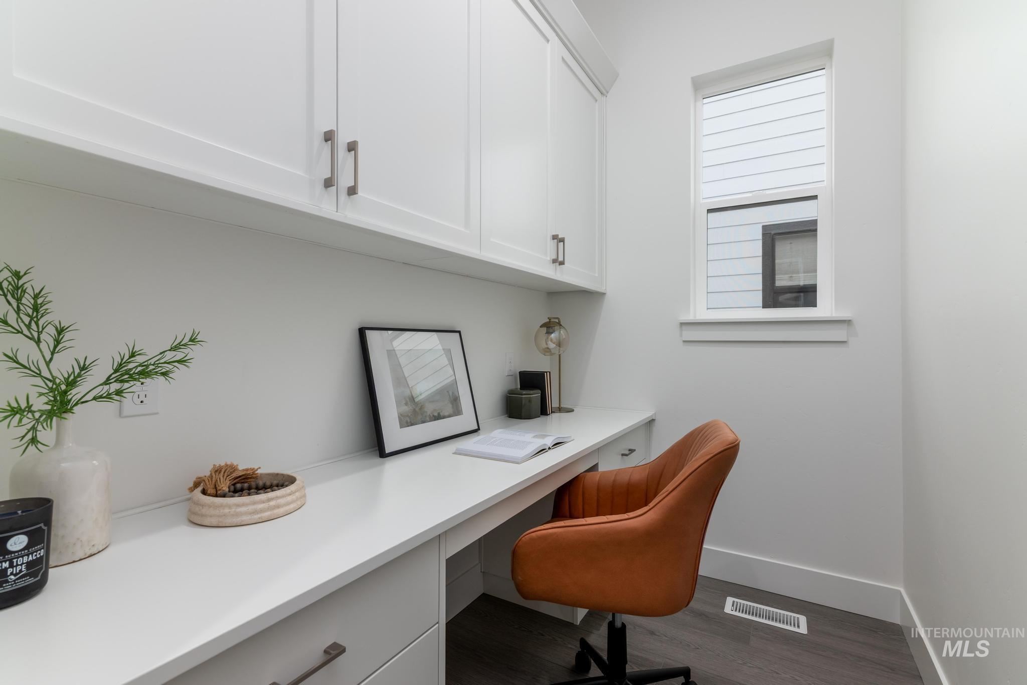 2433 N Oakman Ave, Star, Idaho 83669, 2 Bedrooms, 2 Bathrooms, Residential For Sale, Price $514,000,MLS 98971876