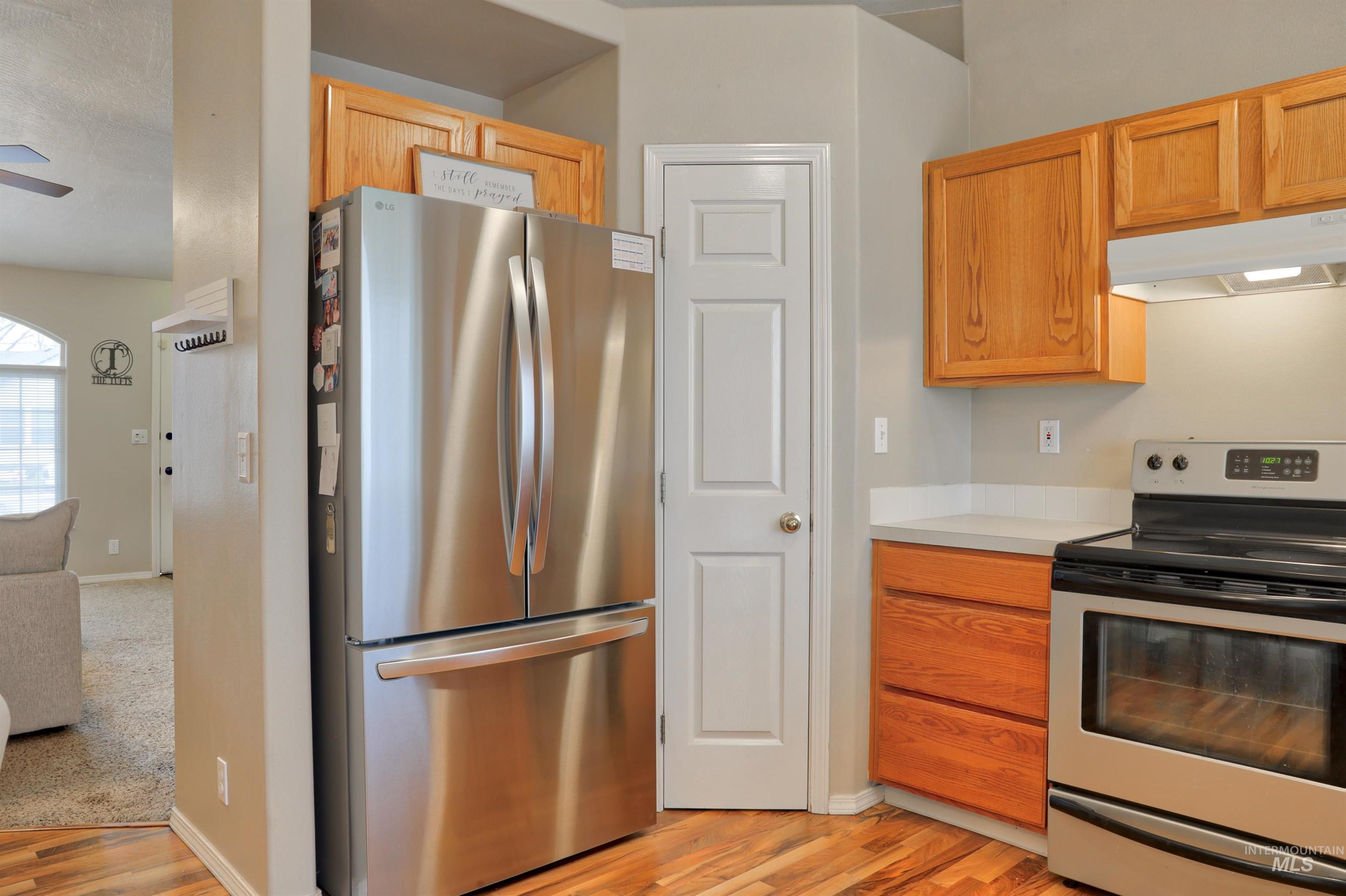 2617 N Leann Way, Meridian, Idaho 83646, 3 Bedrooms, 2 Bathrooms, Residential For Sale, Price $415,000,MLS 98971877