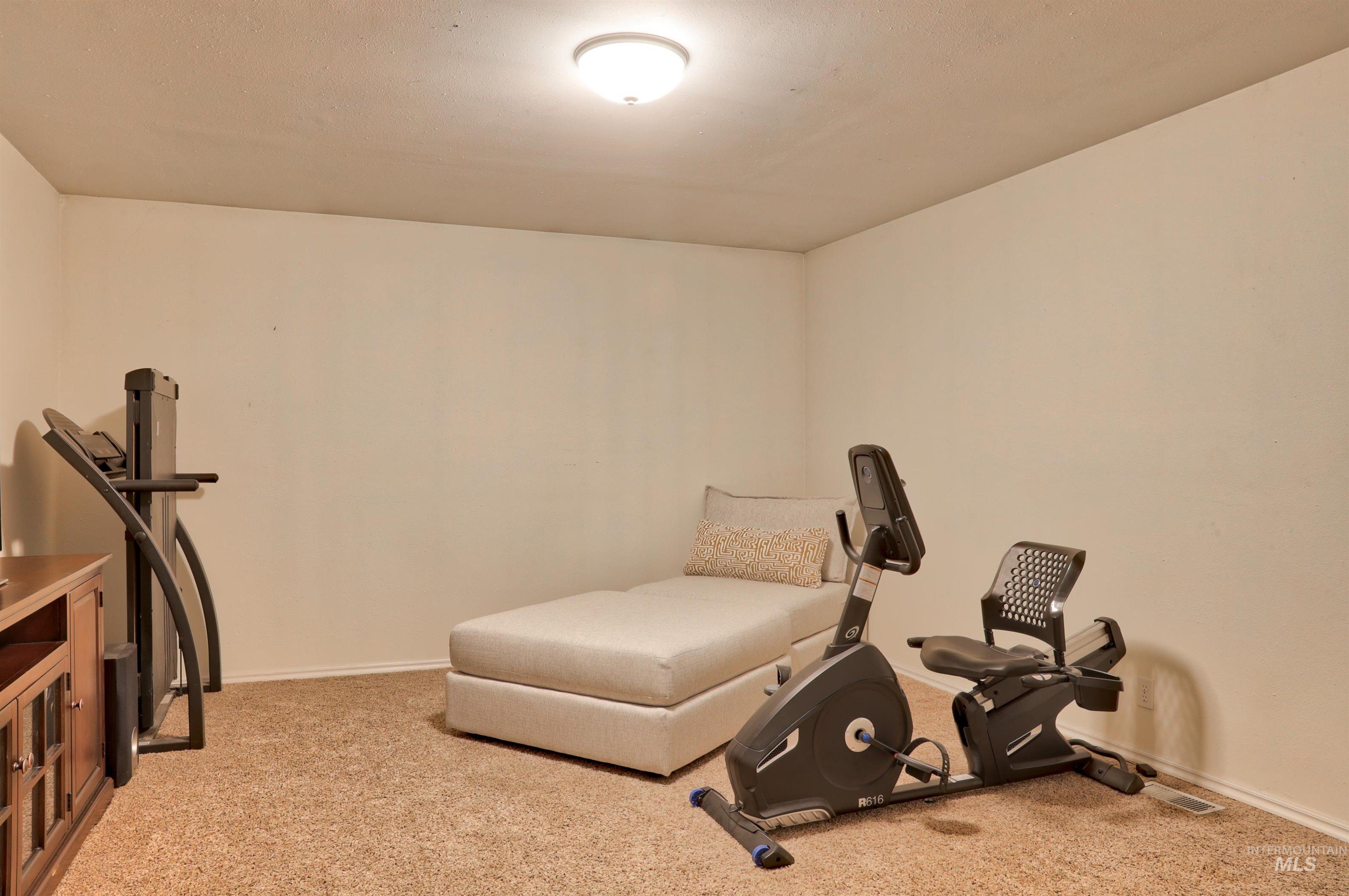 2617 N Leann Way, Meridian, Idaho 83646, 3 Bedrooms, 2 Bathrooms, Residential For Sale, Price $415,000,MLS 98971877