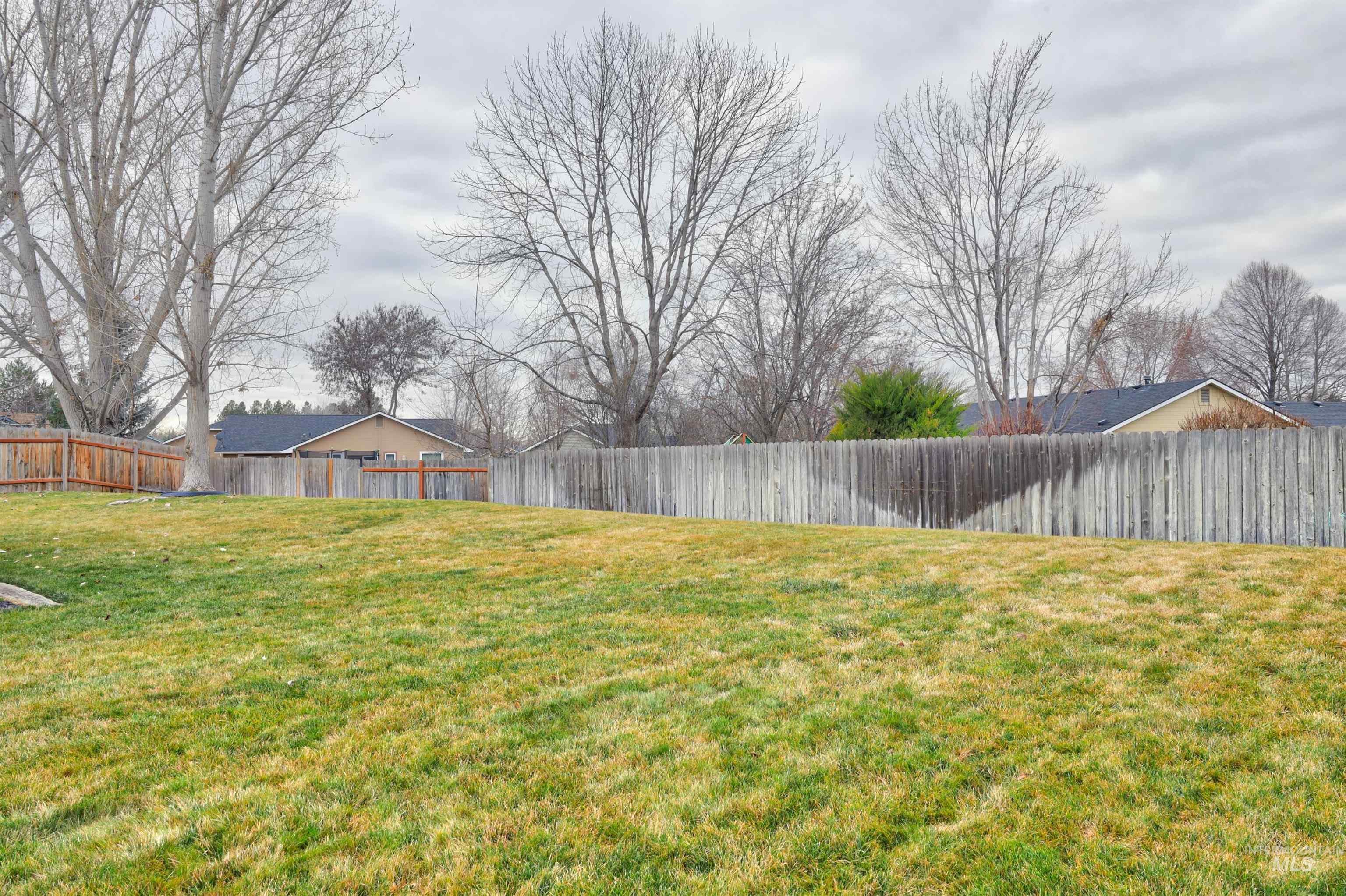 2617 N Leann Way, Meridian, Idaho 83646, 3 Bedrooms, 2 Bathrooms, Residential For Sale, Price $415,000,MLS 98971877