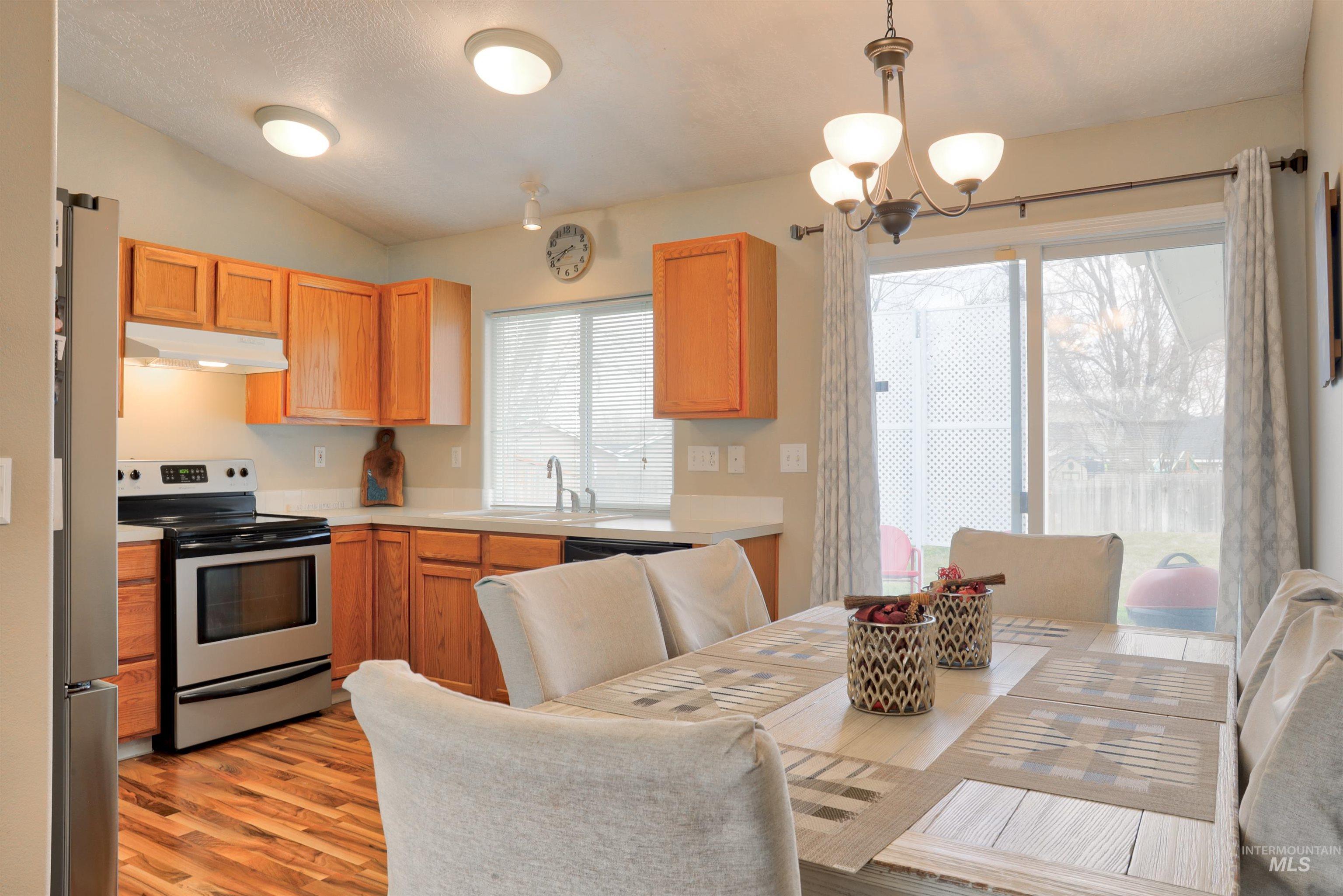 2617 N Leann Way, Meridian, Idaho 83646, 3 Bedrooms, 2 Bathrooms, Residential For Sale, Price $415,000,MLS 98971877